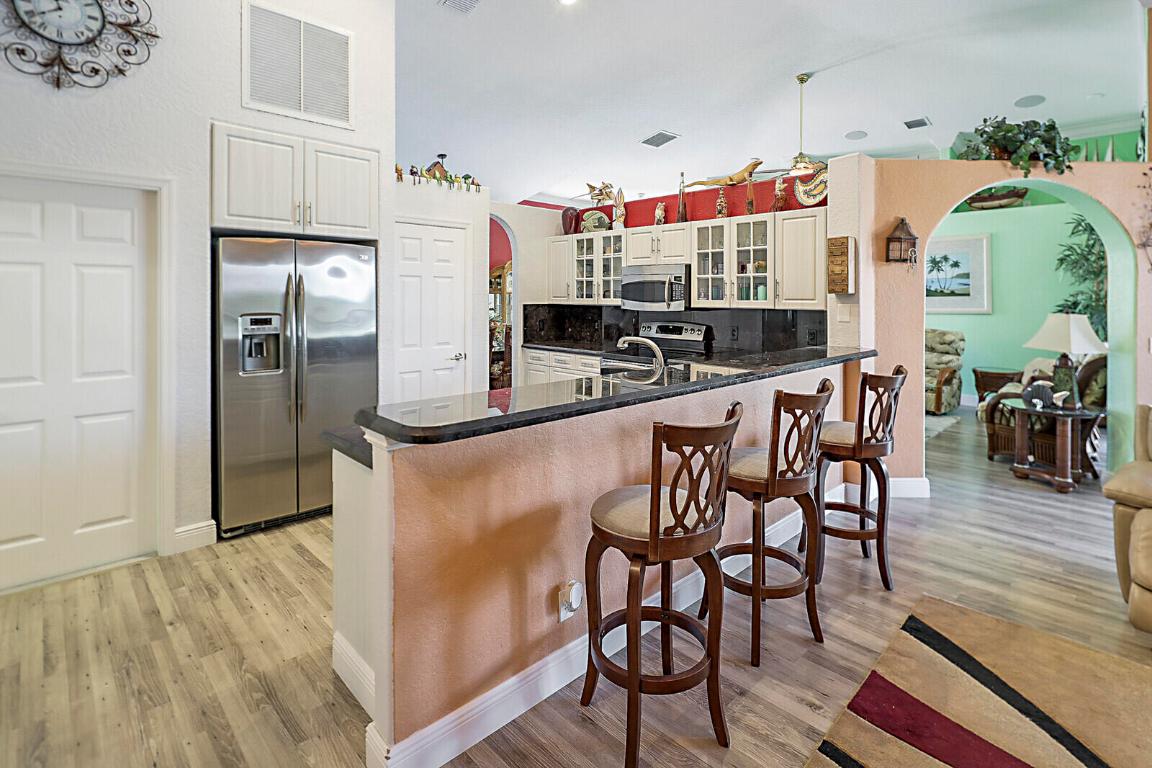 9525 Cross Creek Drive