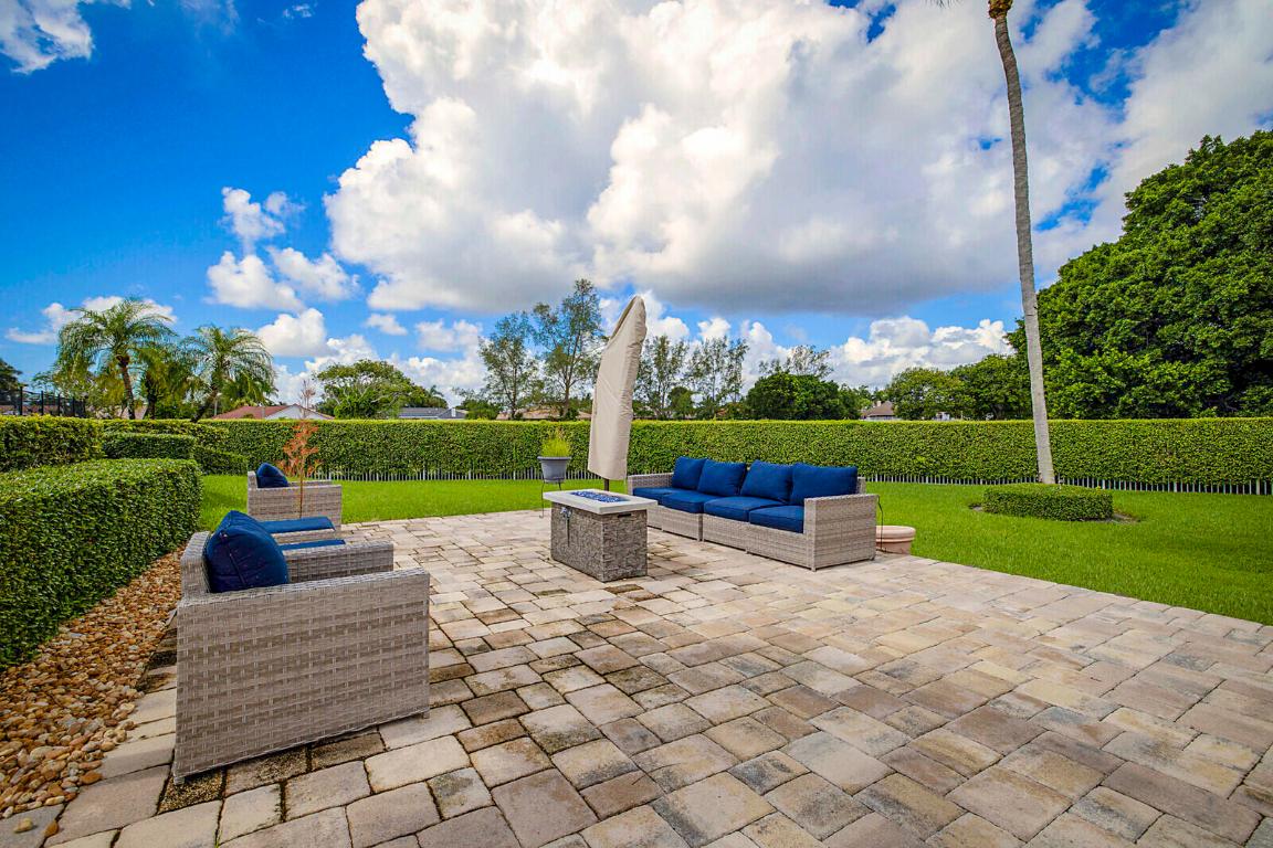 9525 Cross Creek Drive