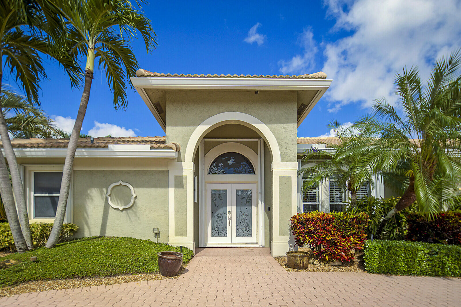 9525 Cross Creek Drive