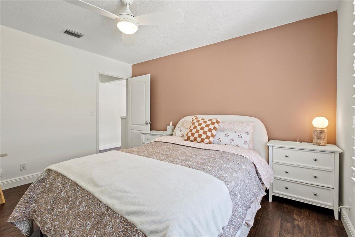10117 Hunt Club Lane