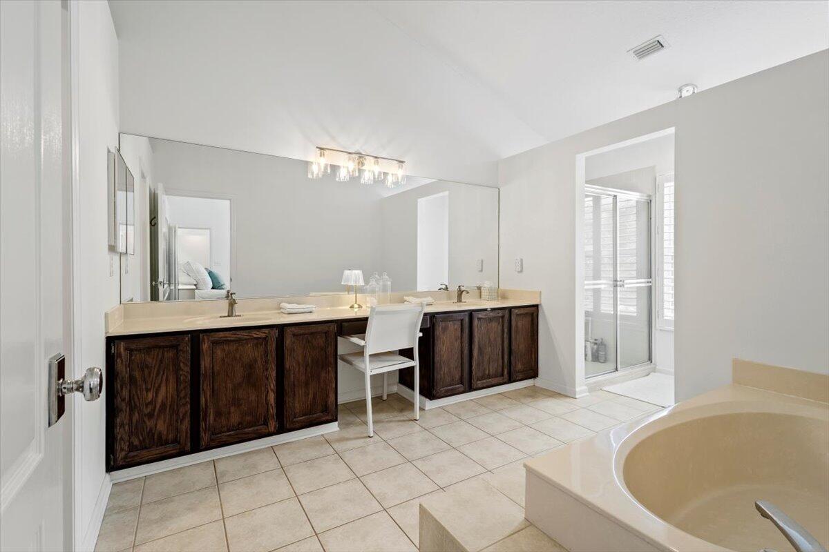 10117 Hunt Club Lane