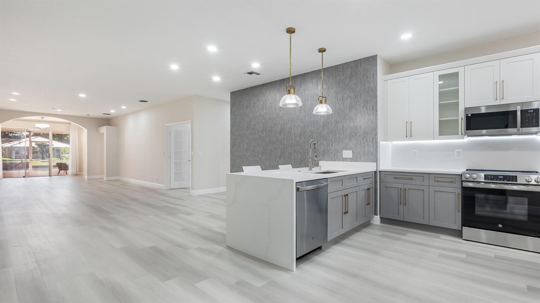 10849 Royal Caribbean Circle