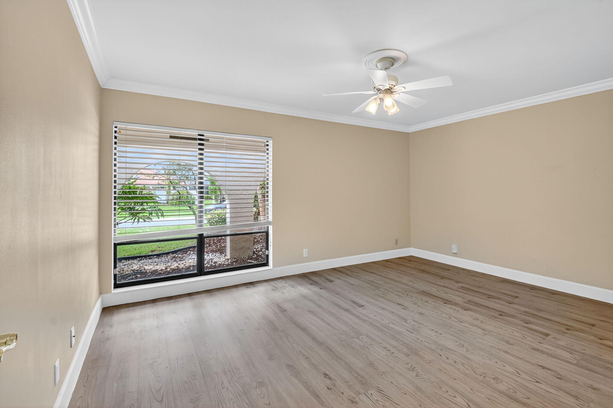 5884 Pinebrook Drive