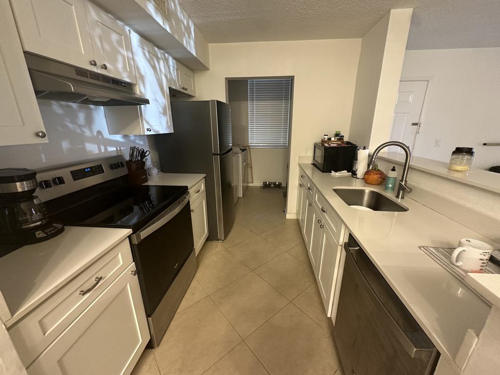 160 Yacht Club Way 102
