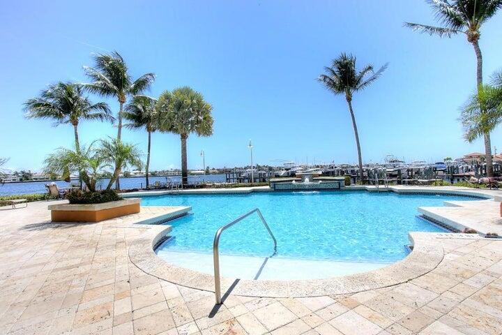 160 Yacht Club Way 102