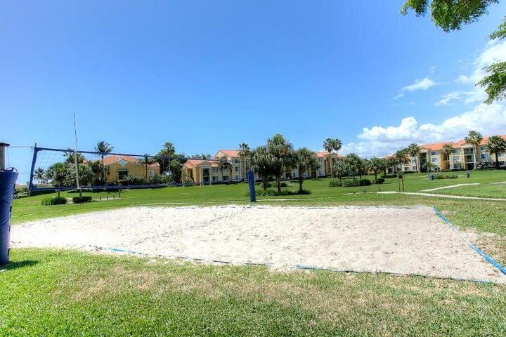 160 Yacht Club Way 102