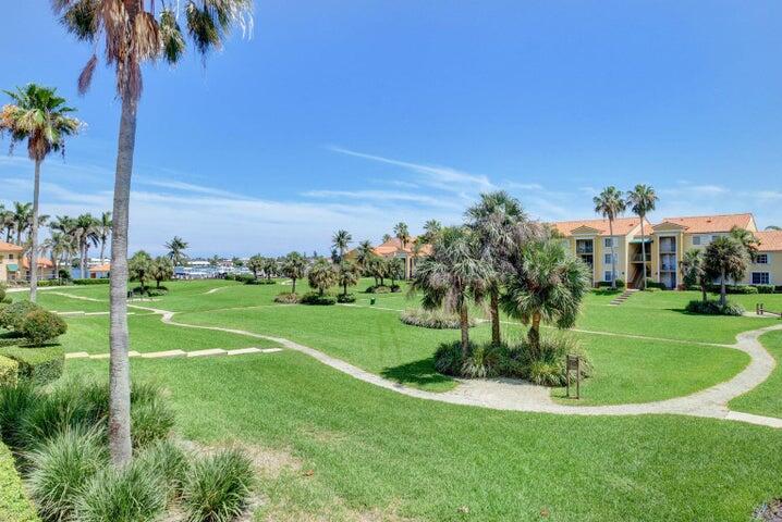 160 Yacht Club Way 102
