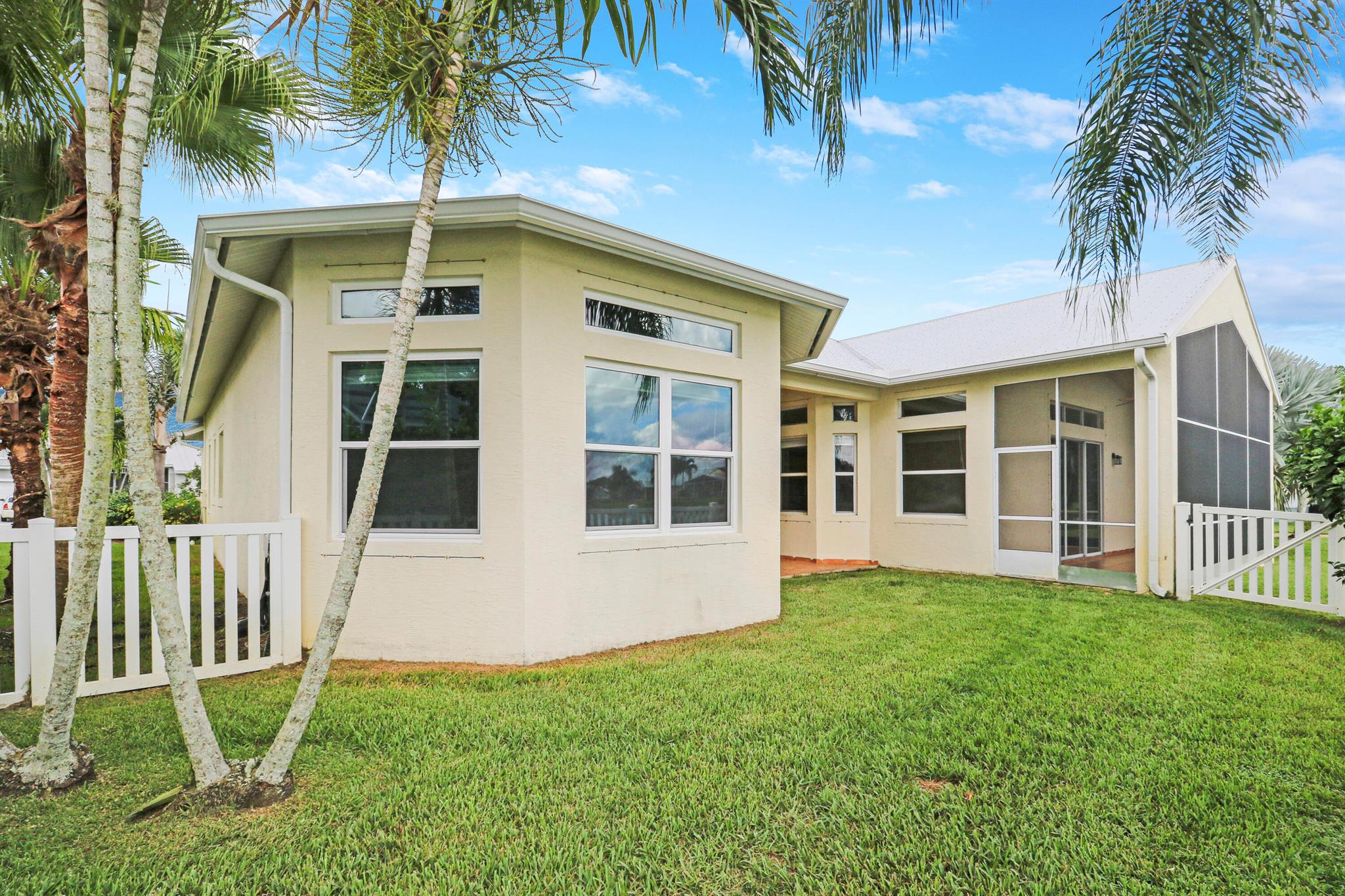 152 NW Magnolia Lakes Boulevard