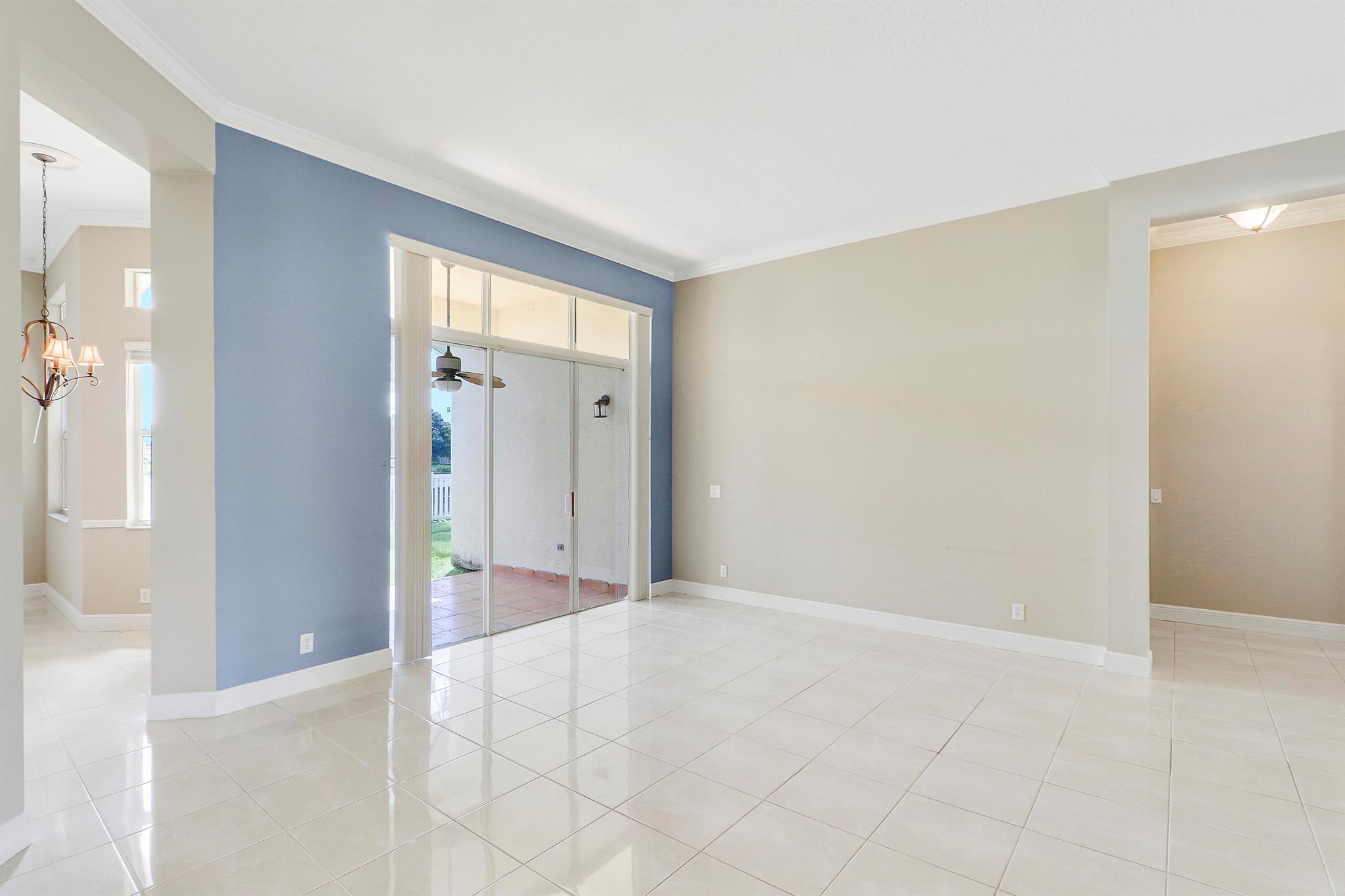 152 NW Magnolia Lakes Boulevard