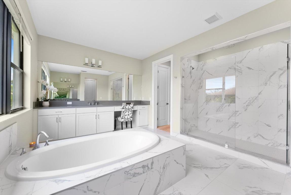 8195 Grand Prix Lane