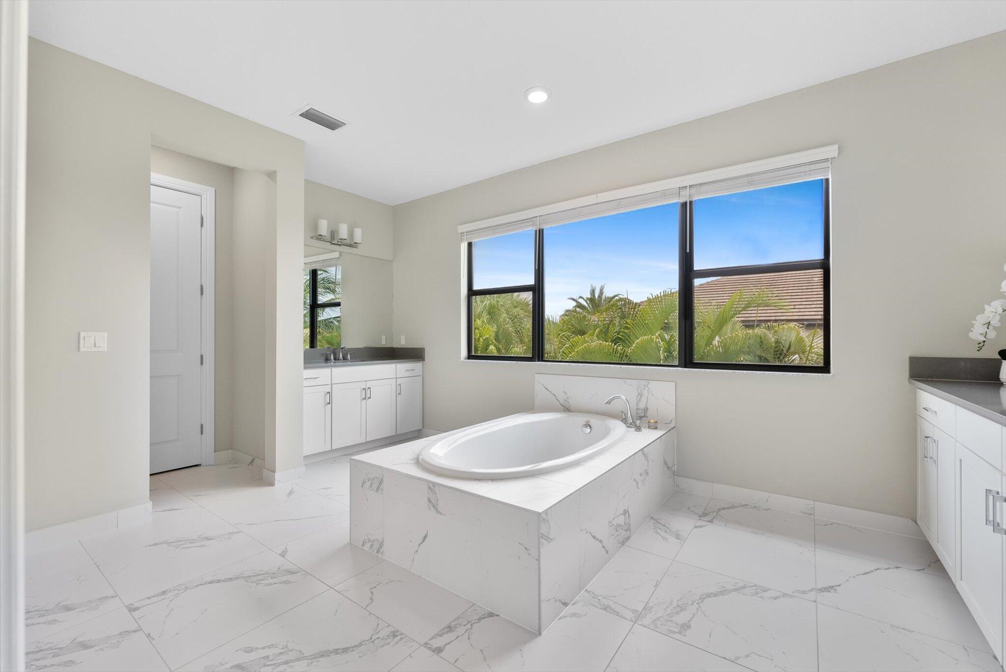 8195 Grand Prix Lane