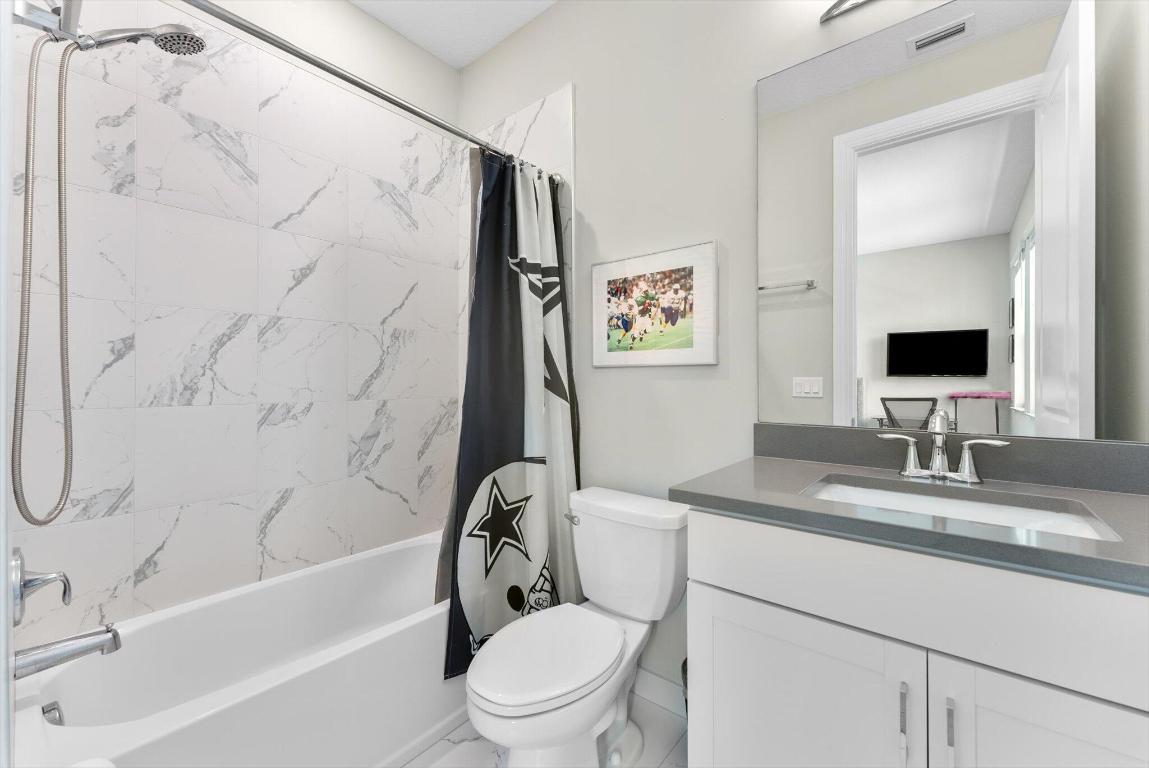 8195 Grand Prix Lane