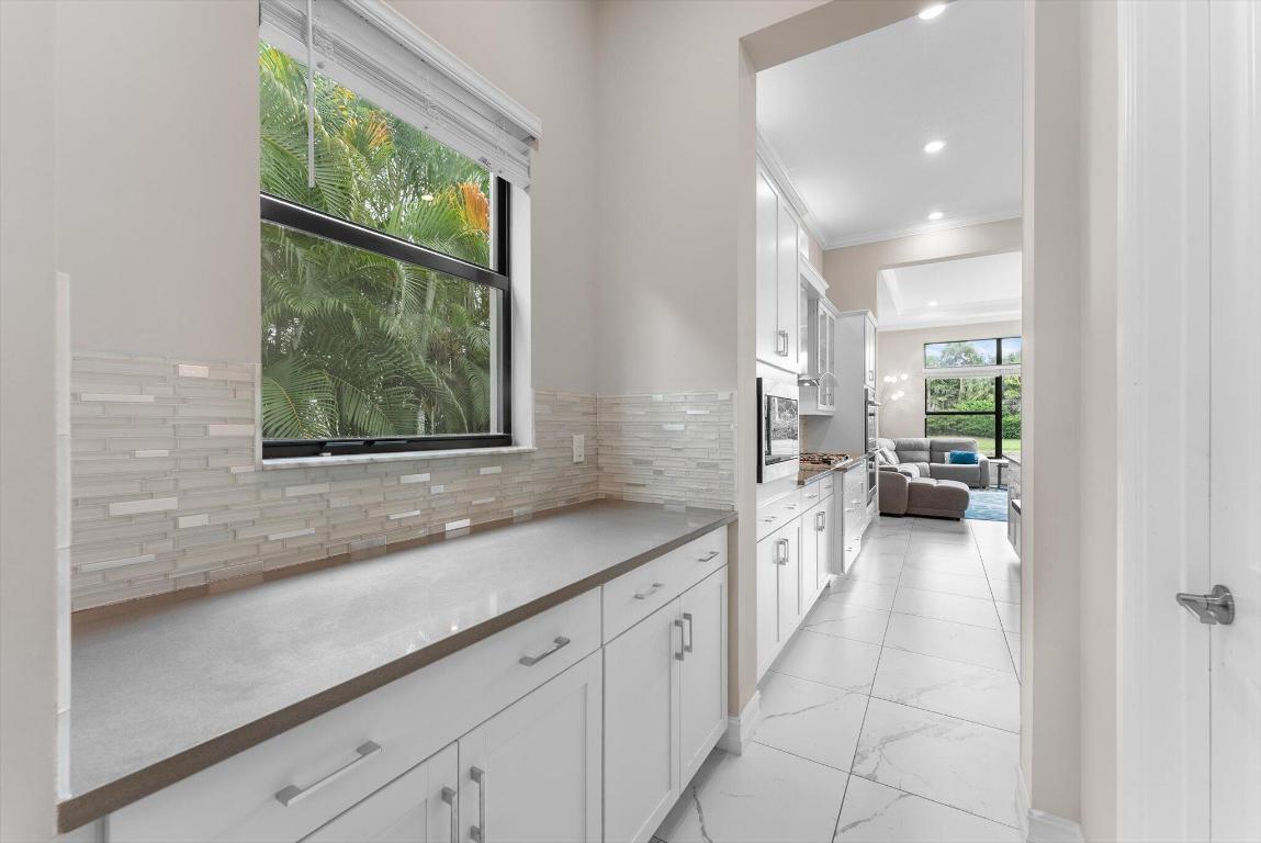 8195 Grand Prix Lane