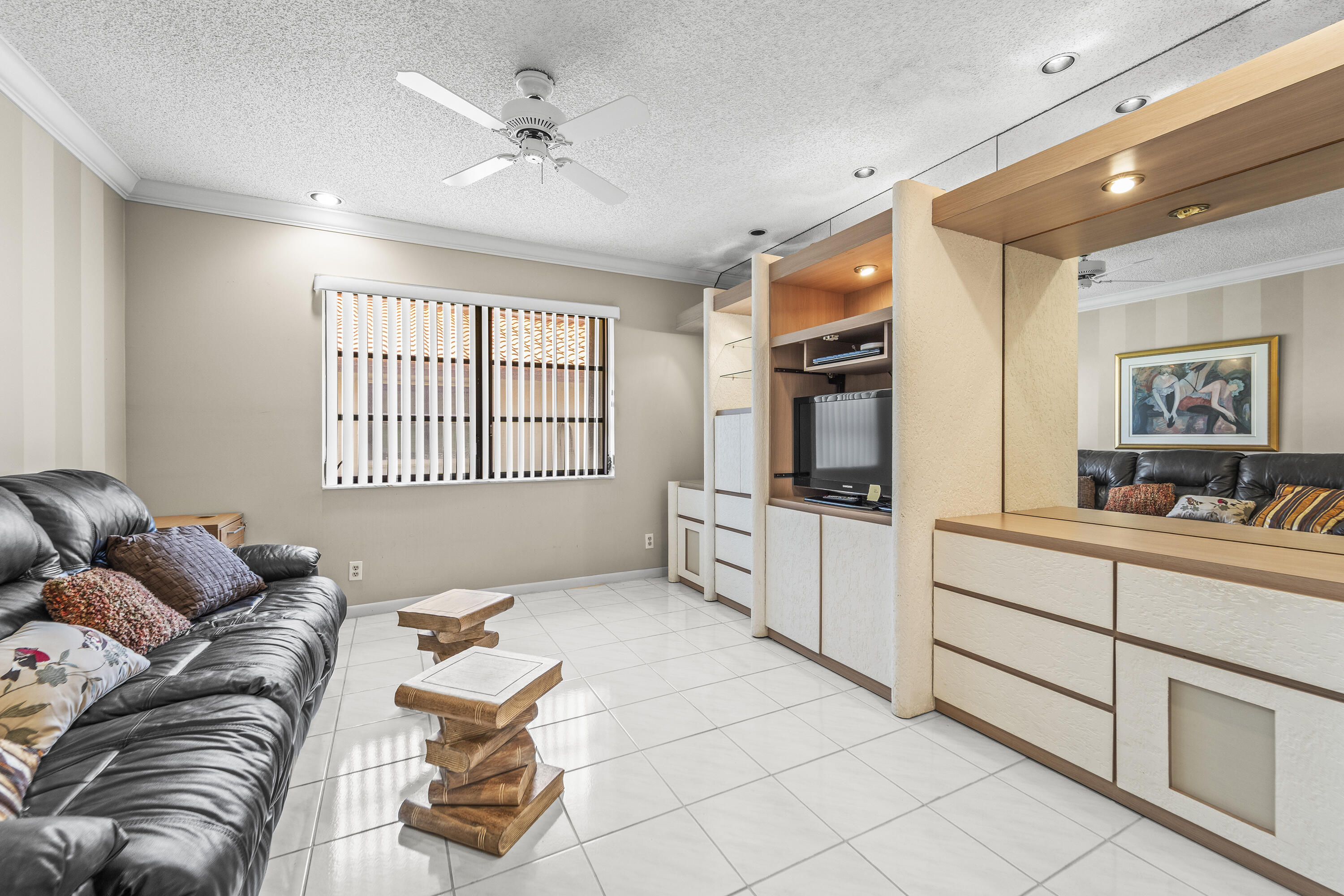 6067 Kings Gate Circle