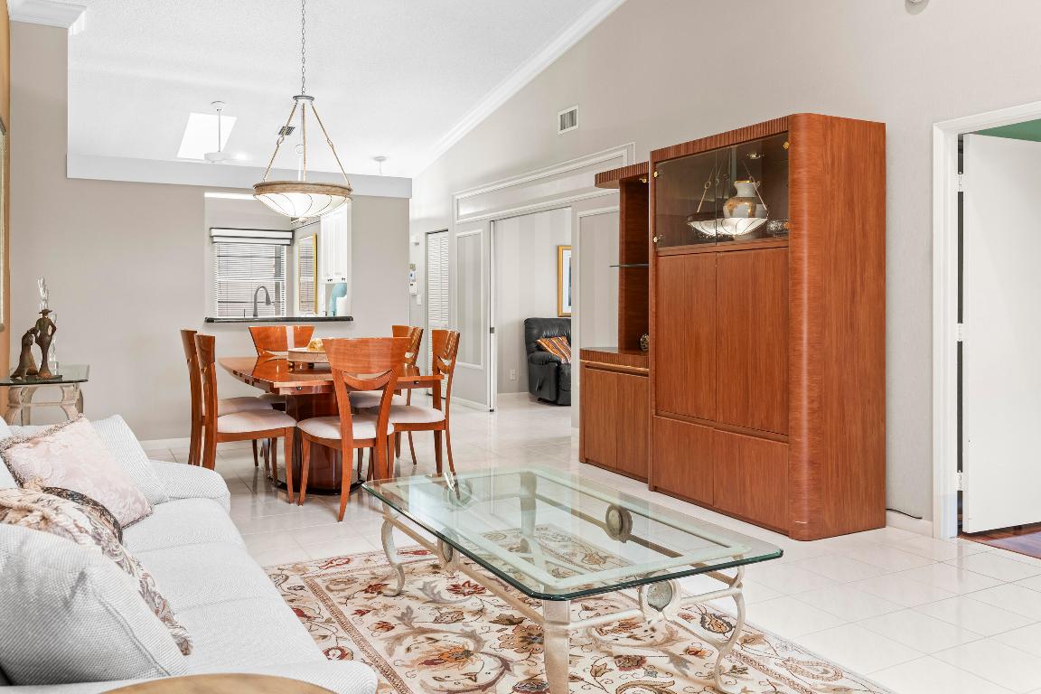 6067 Kings Gate Circle