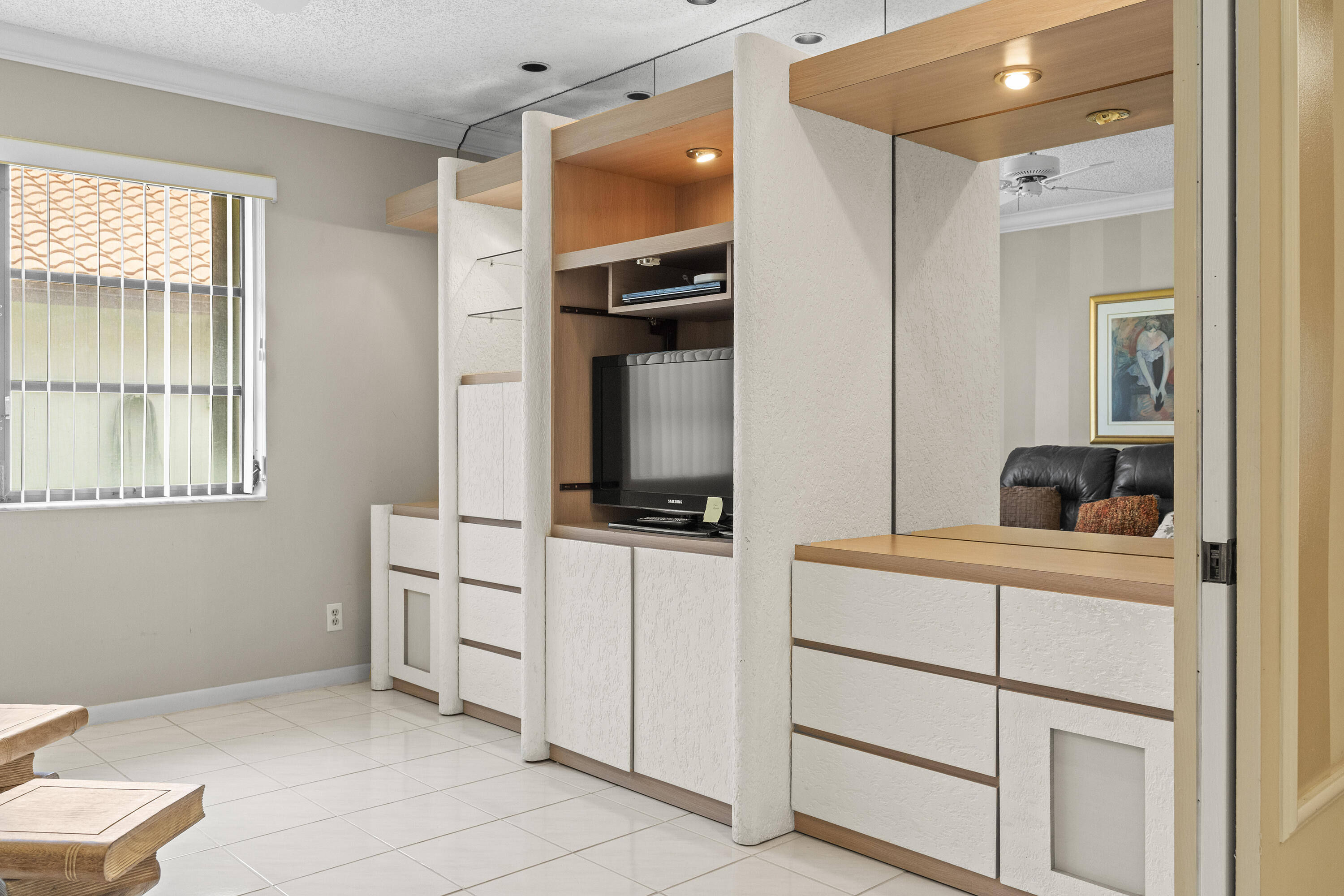 6067 Kings Gate Circle