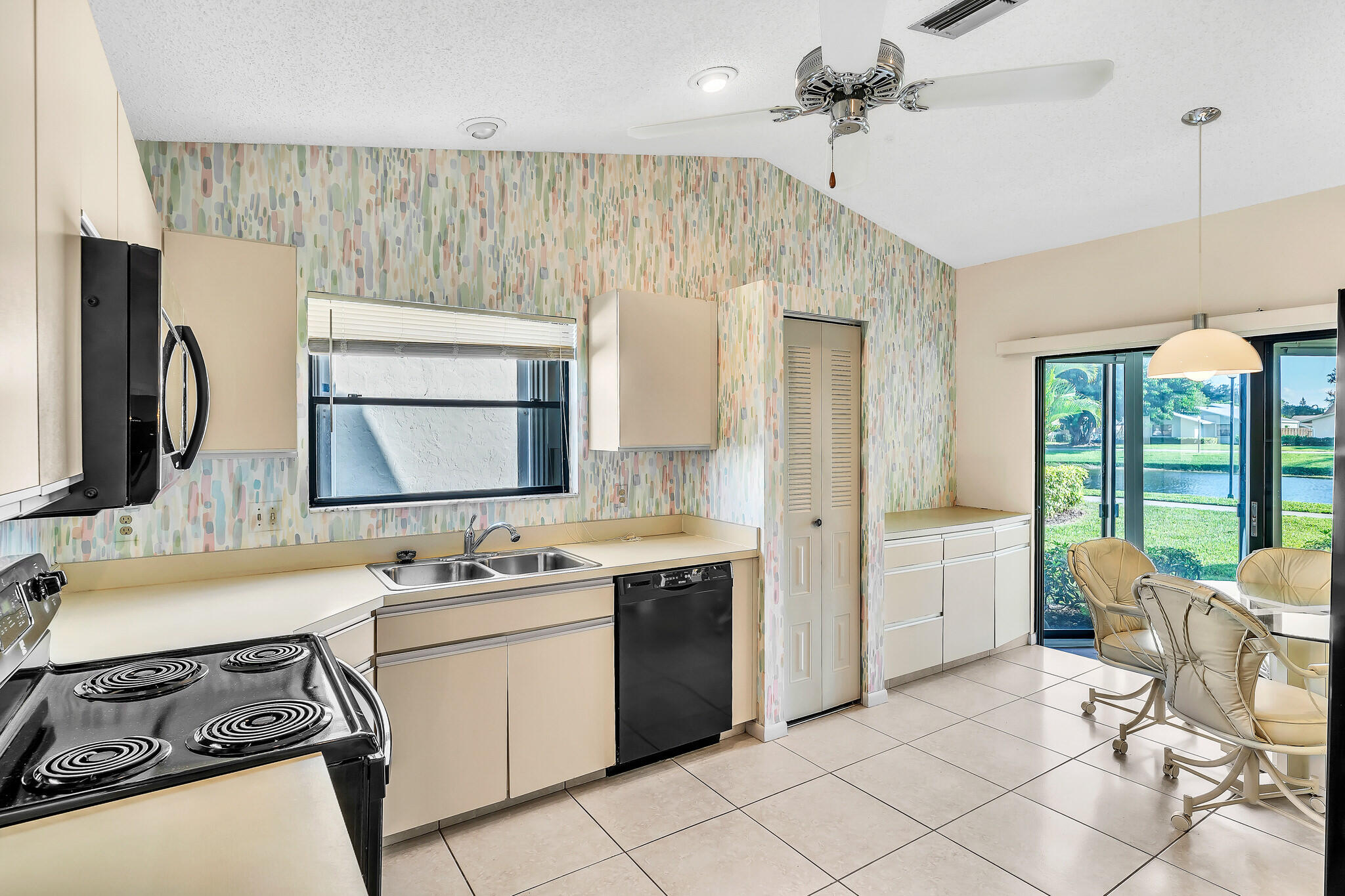 2594 NW 12th Street