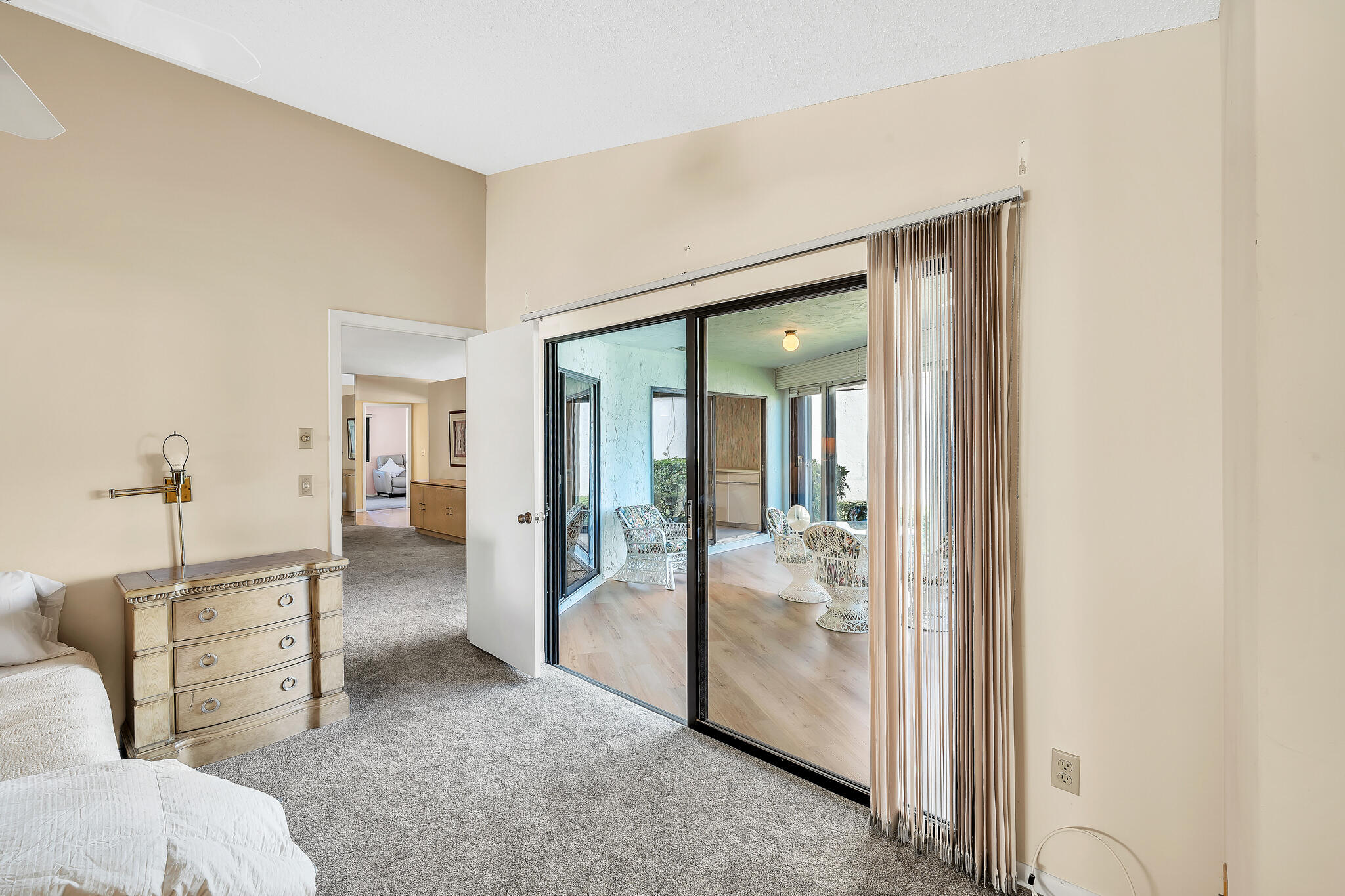 2594 NW 12th Street