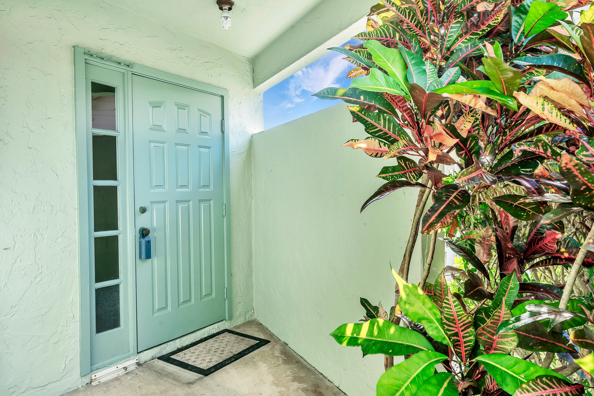 2594 NW 12th Street