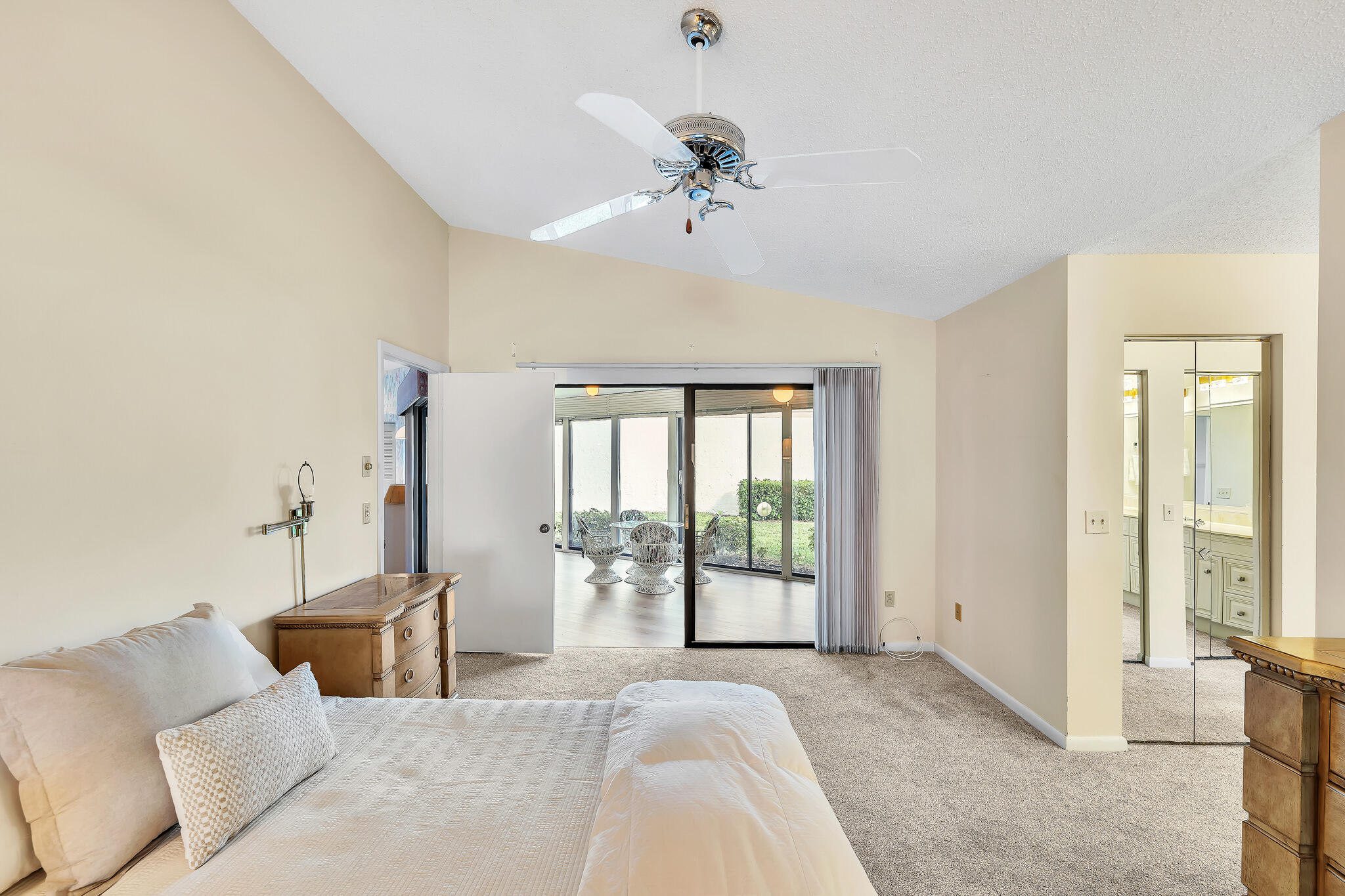 2594 NW 12th Street