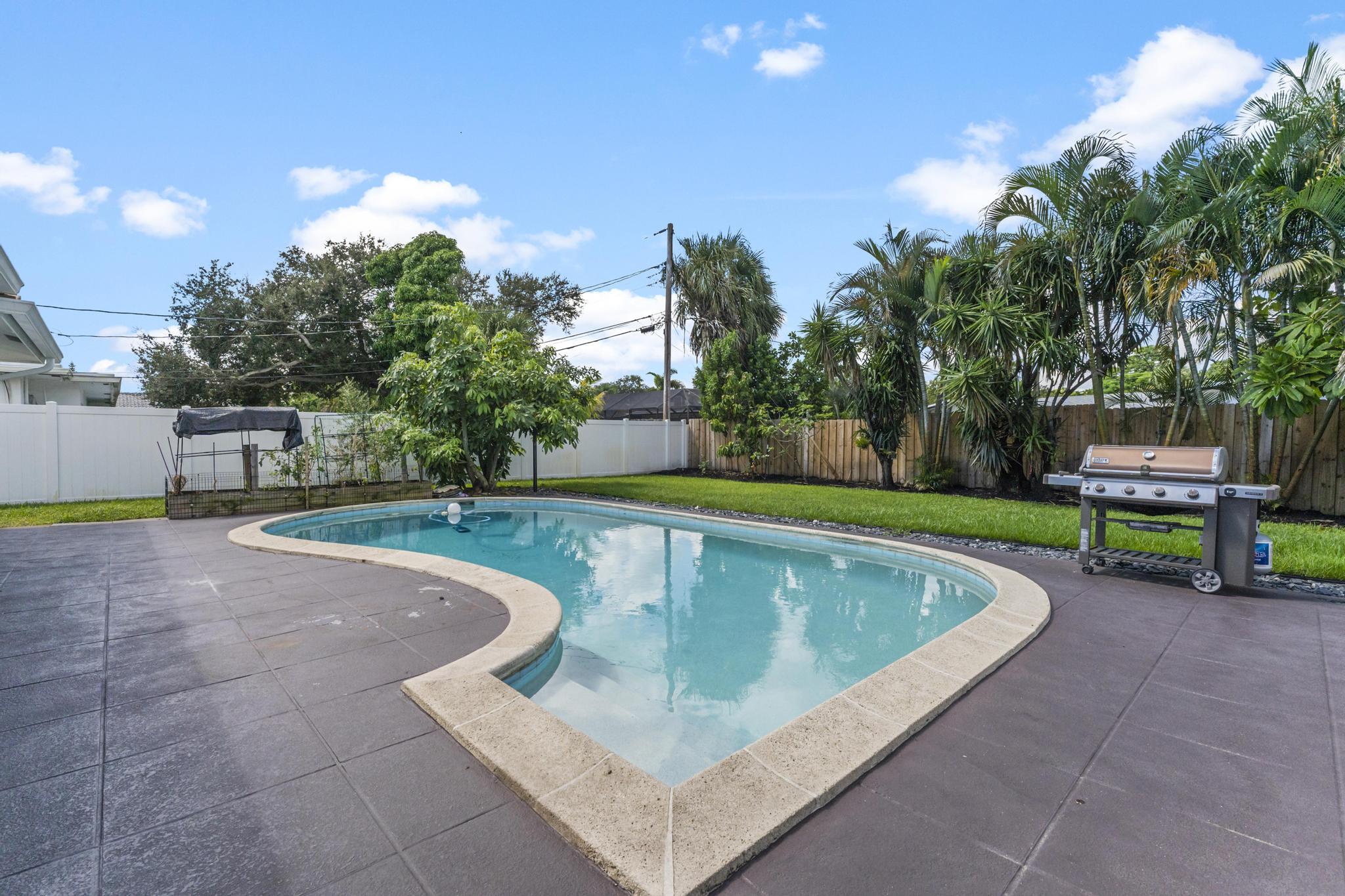 599 NW 13th Drive