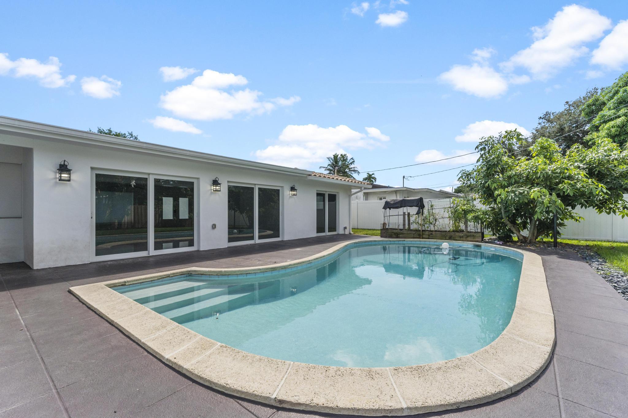 599 NW 13th Drive