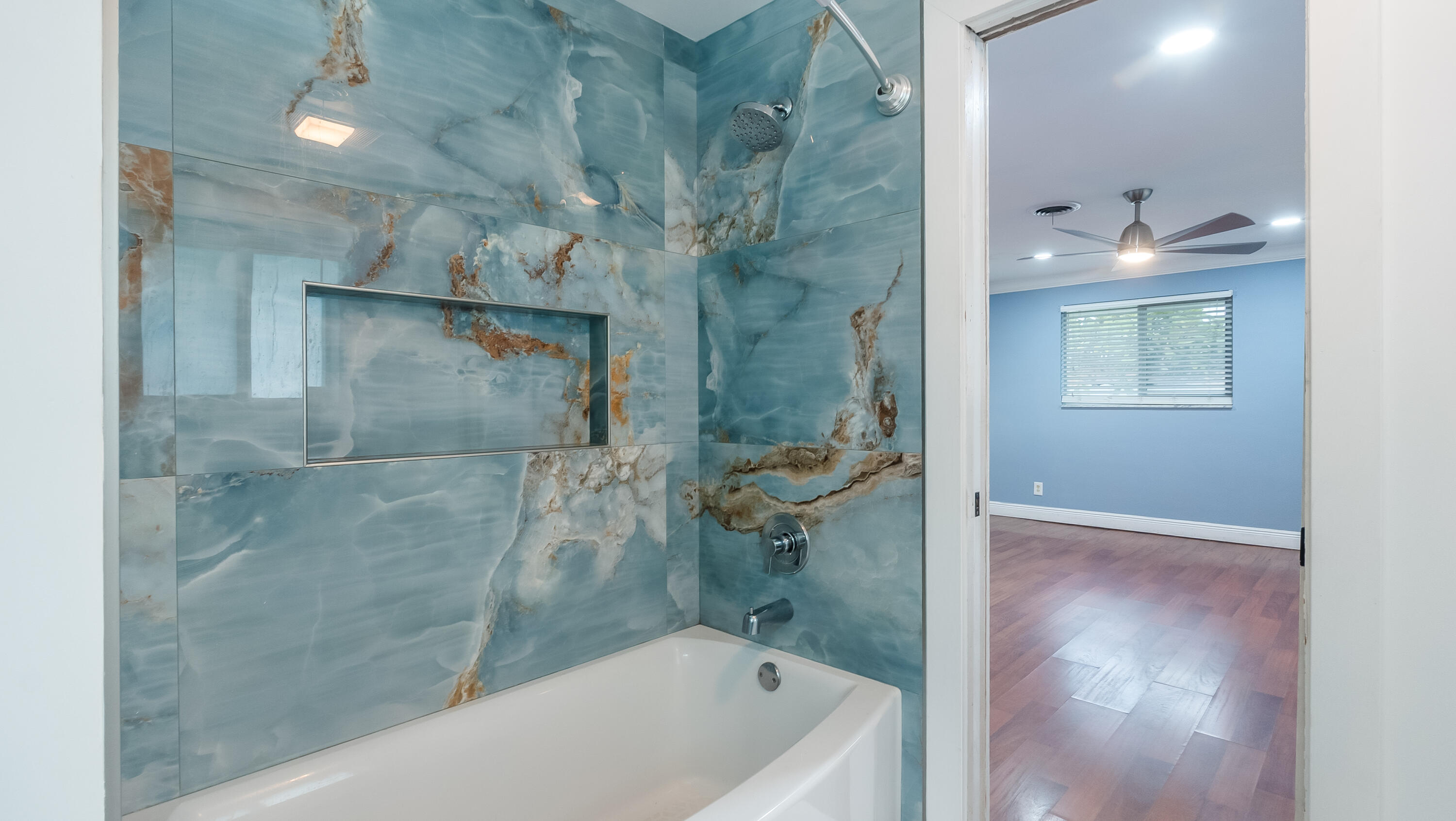 319 SW 11th Avenue