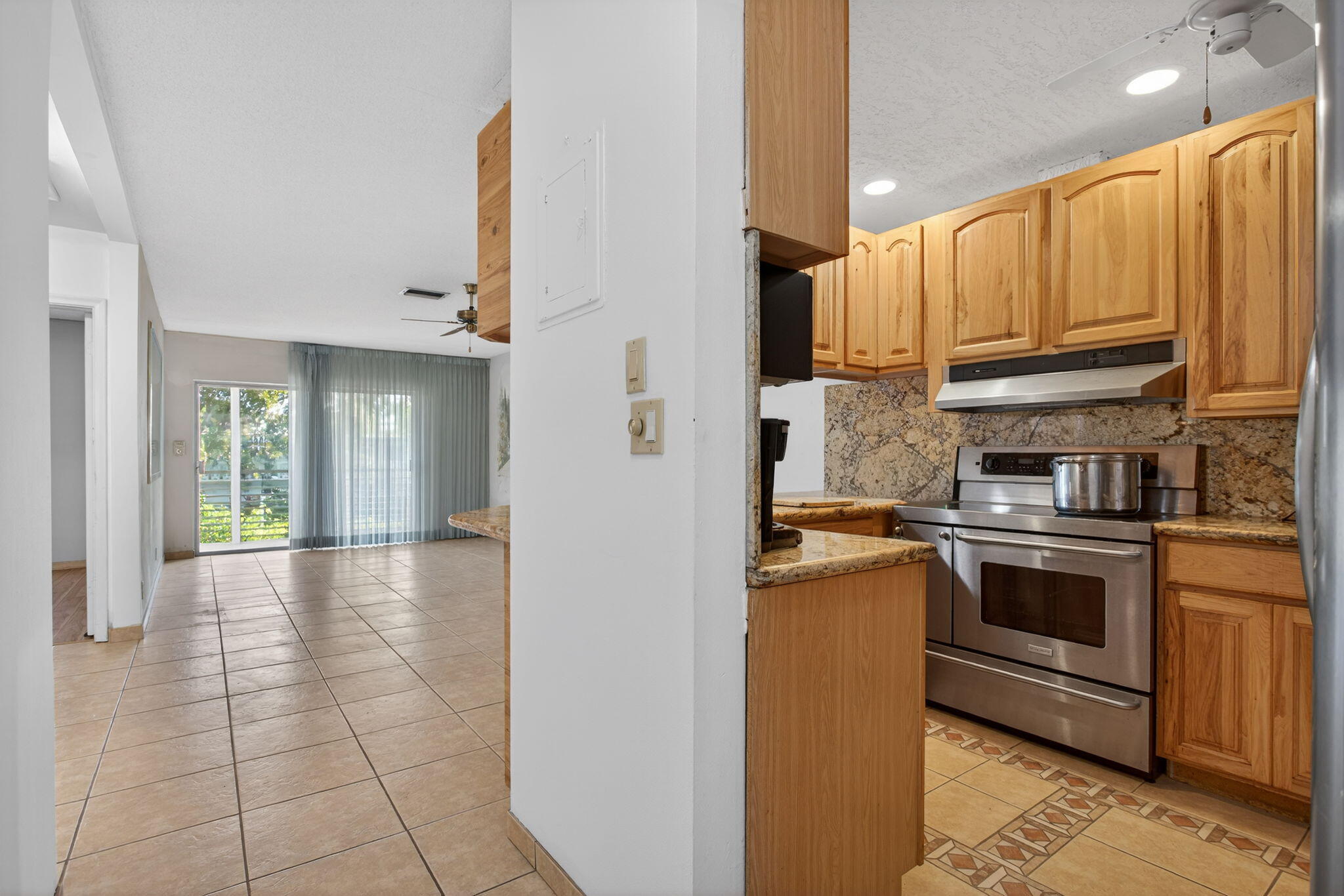 2131 NE 42nd Court 212e