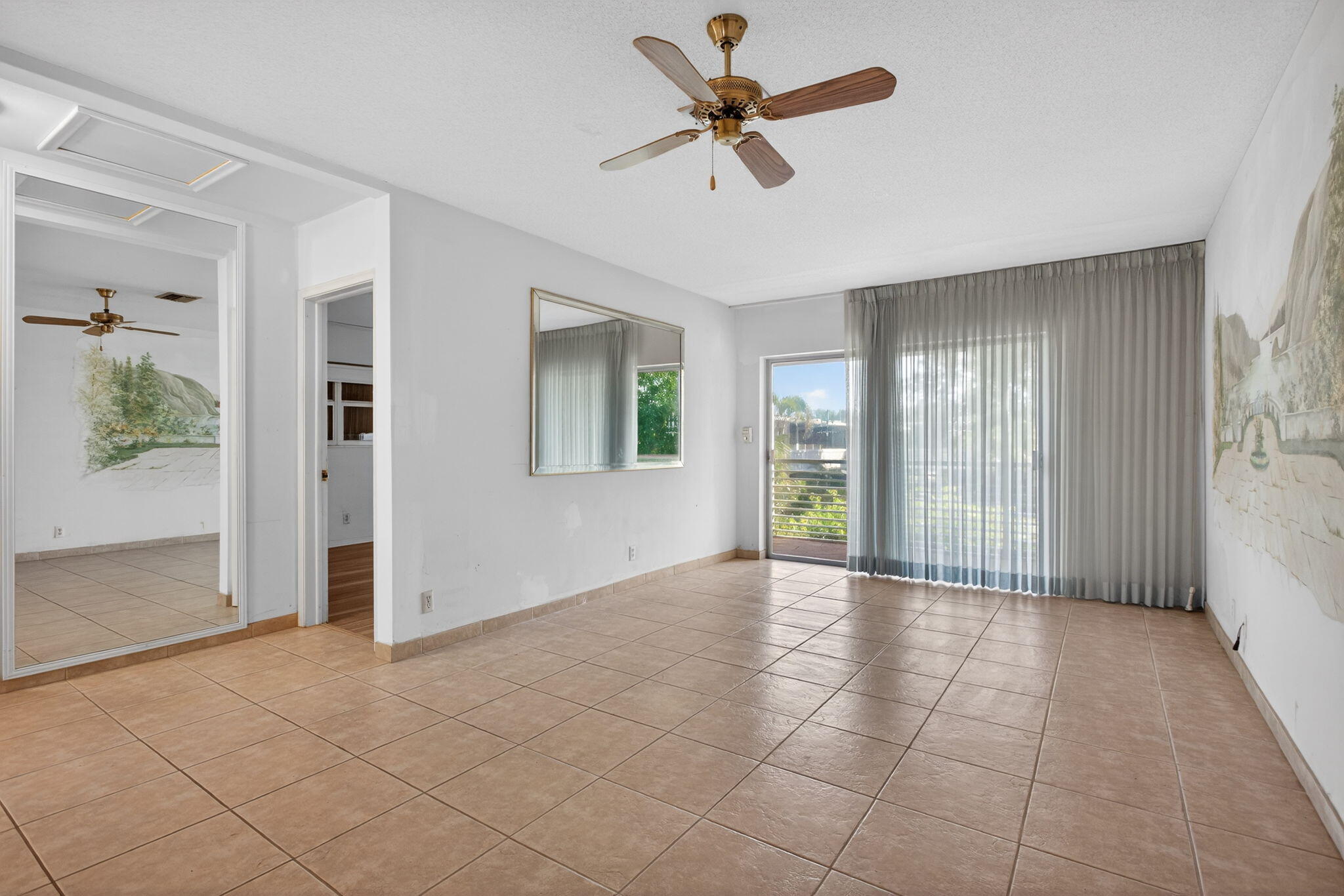 2131 NE 42nd Court 212e