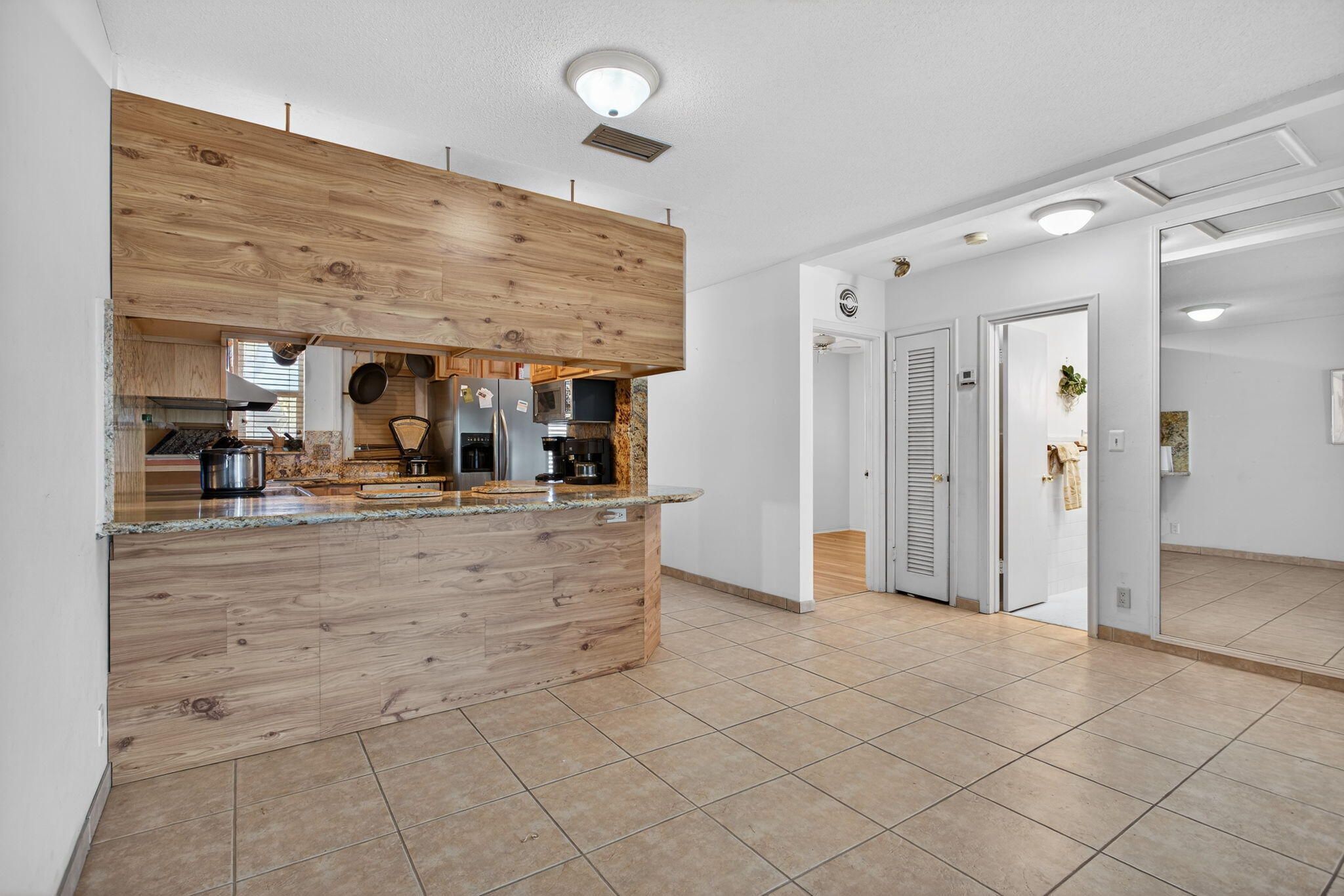2131 NE 42nd Court 212e