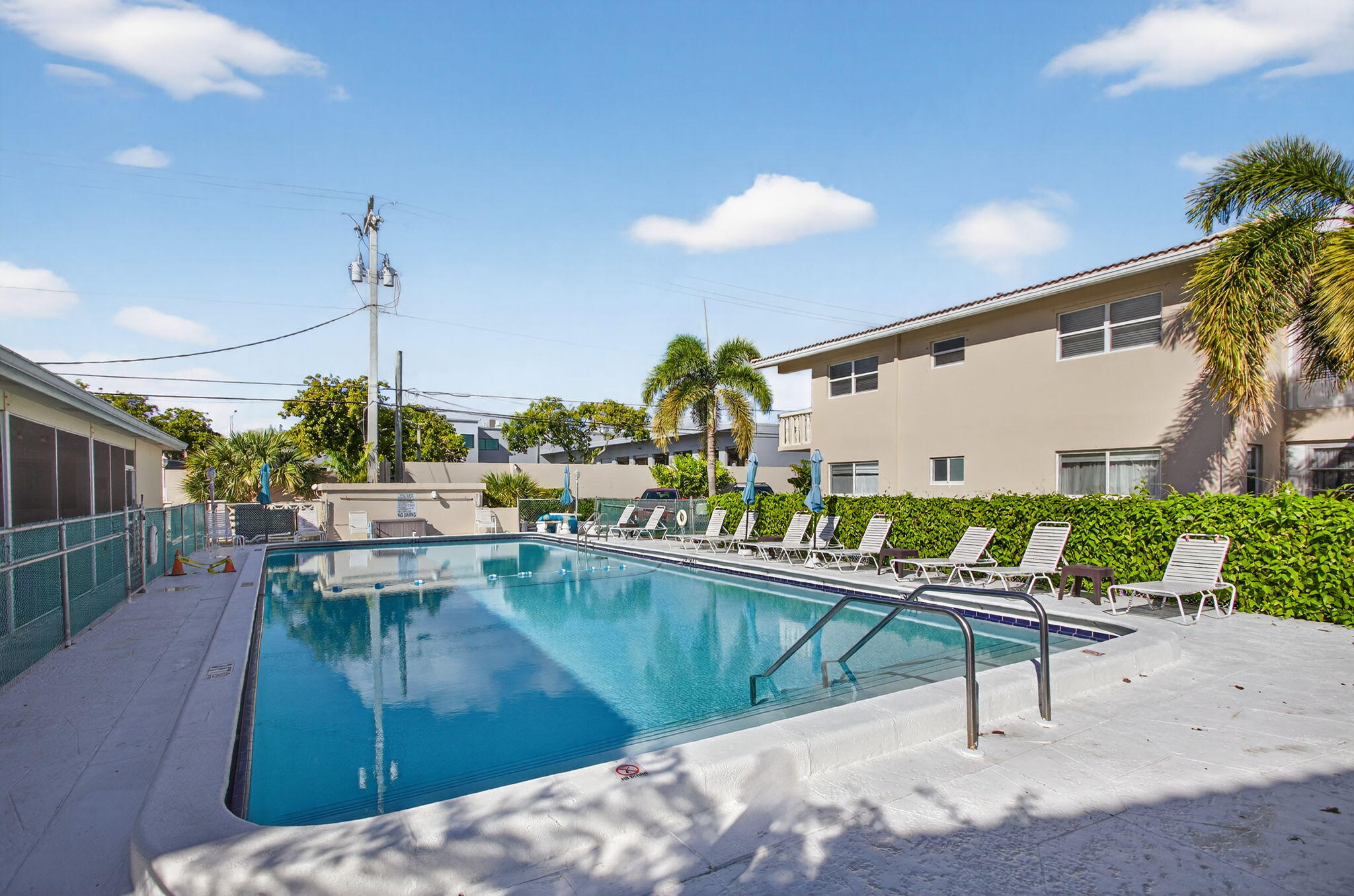 2131 NE 42nd Court 212e