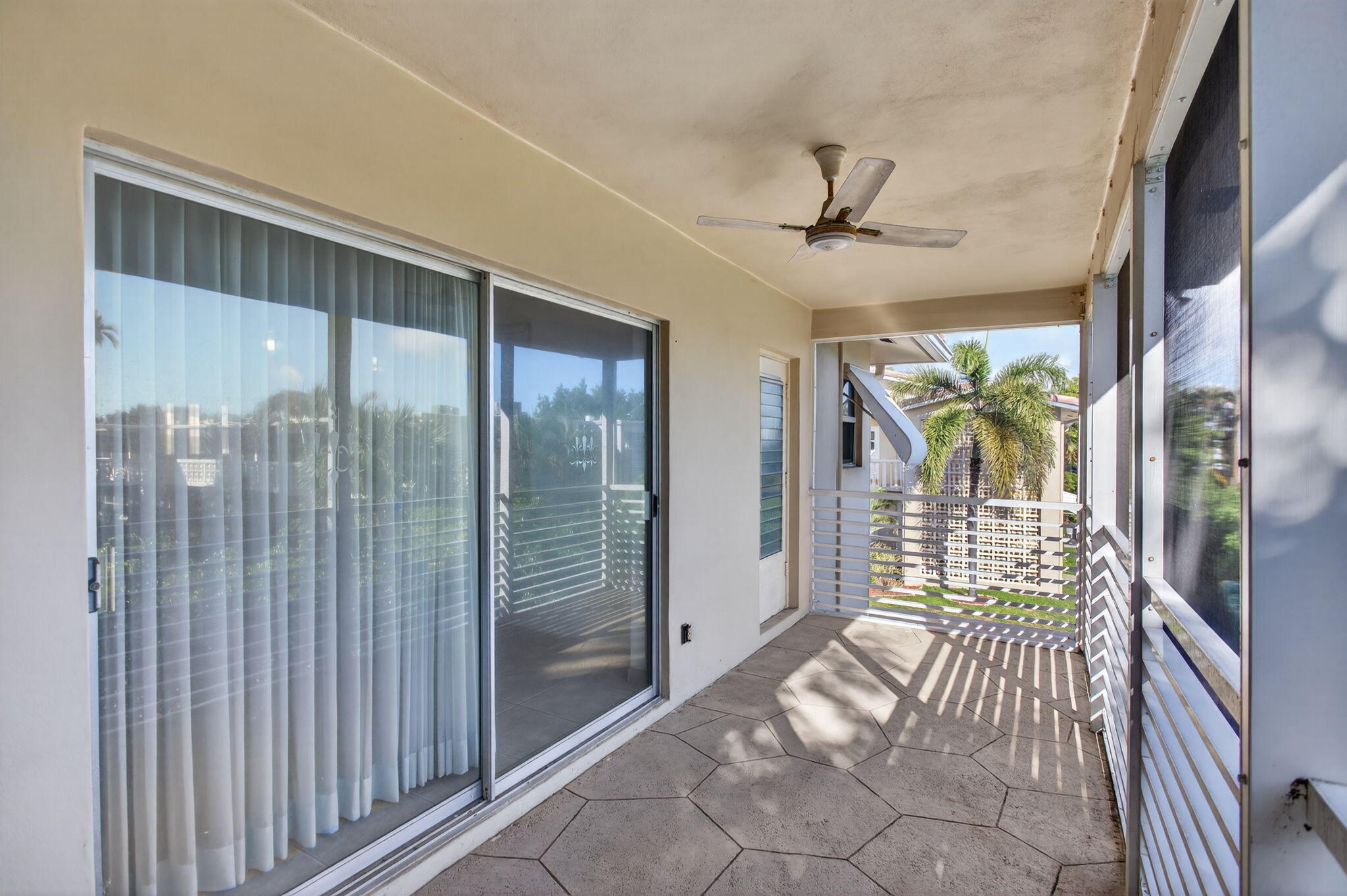 2131 NE 42nd Court 212e