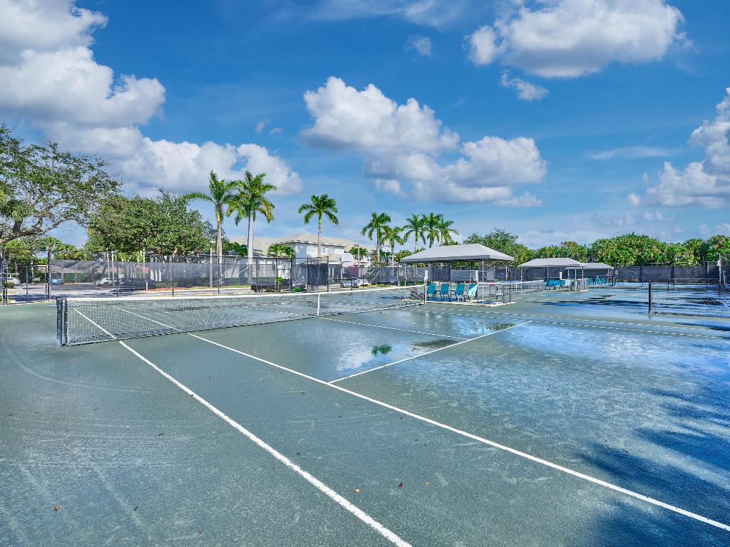 5749 Emerald Cay Terrace