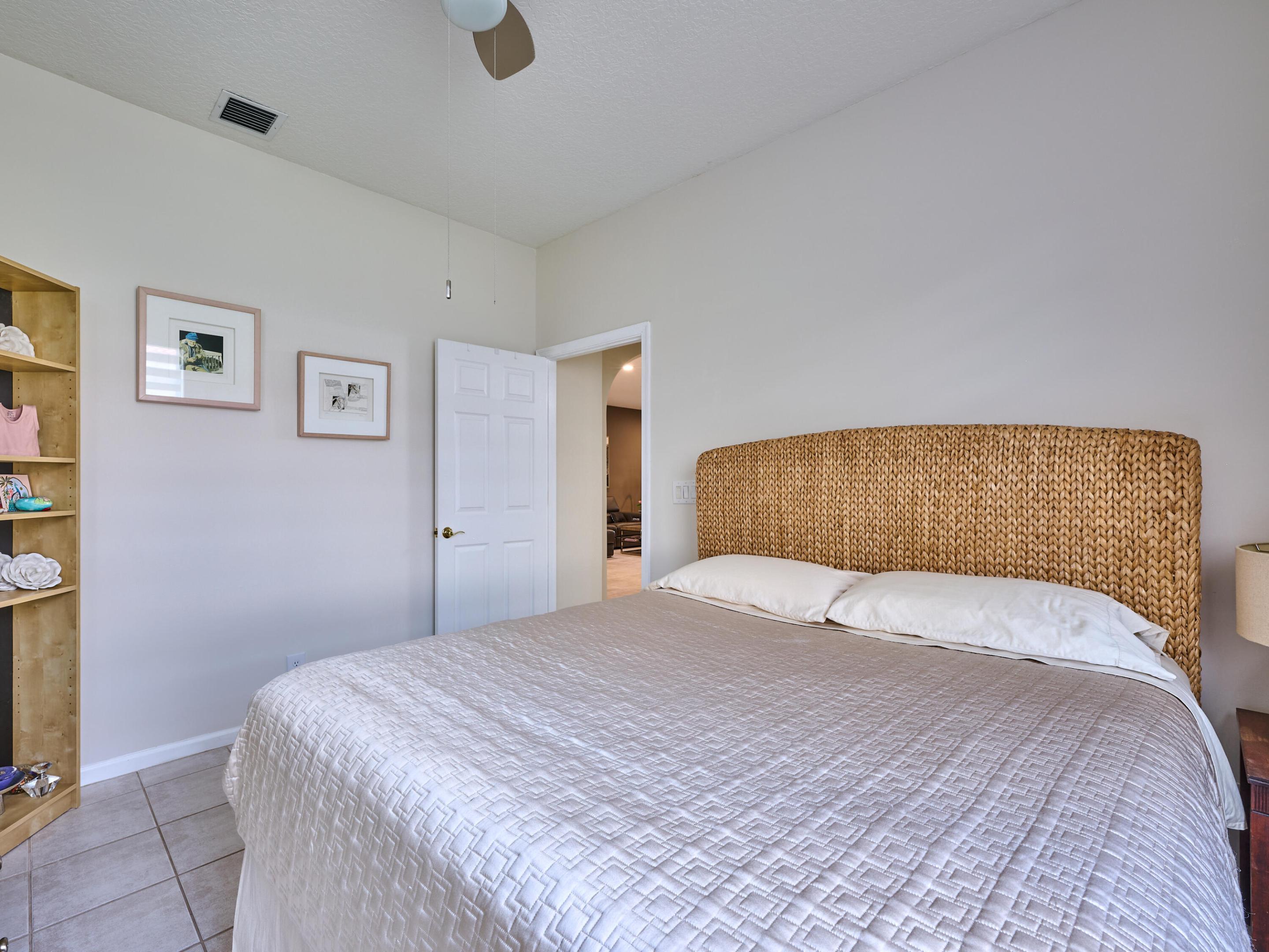 5749 Emerald Cay Terrace