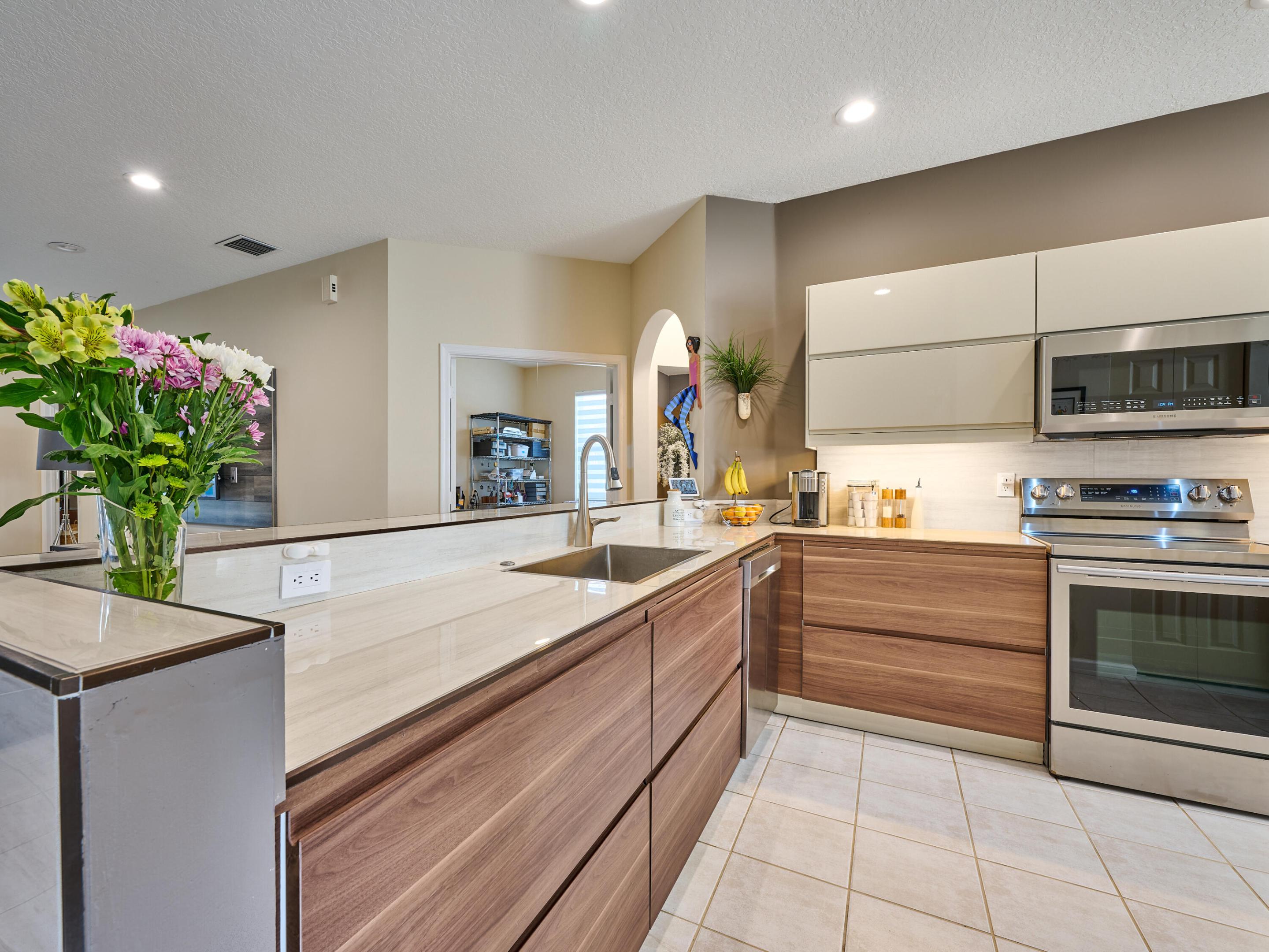 5749 Emerald Cay Terrace