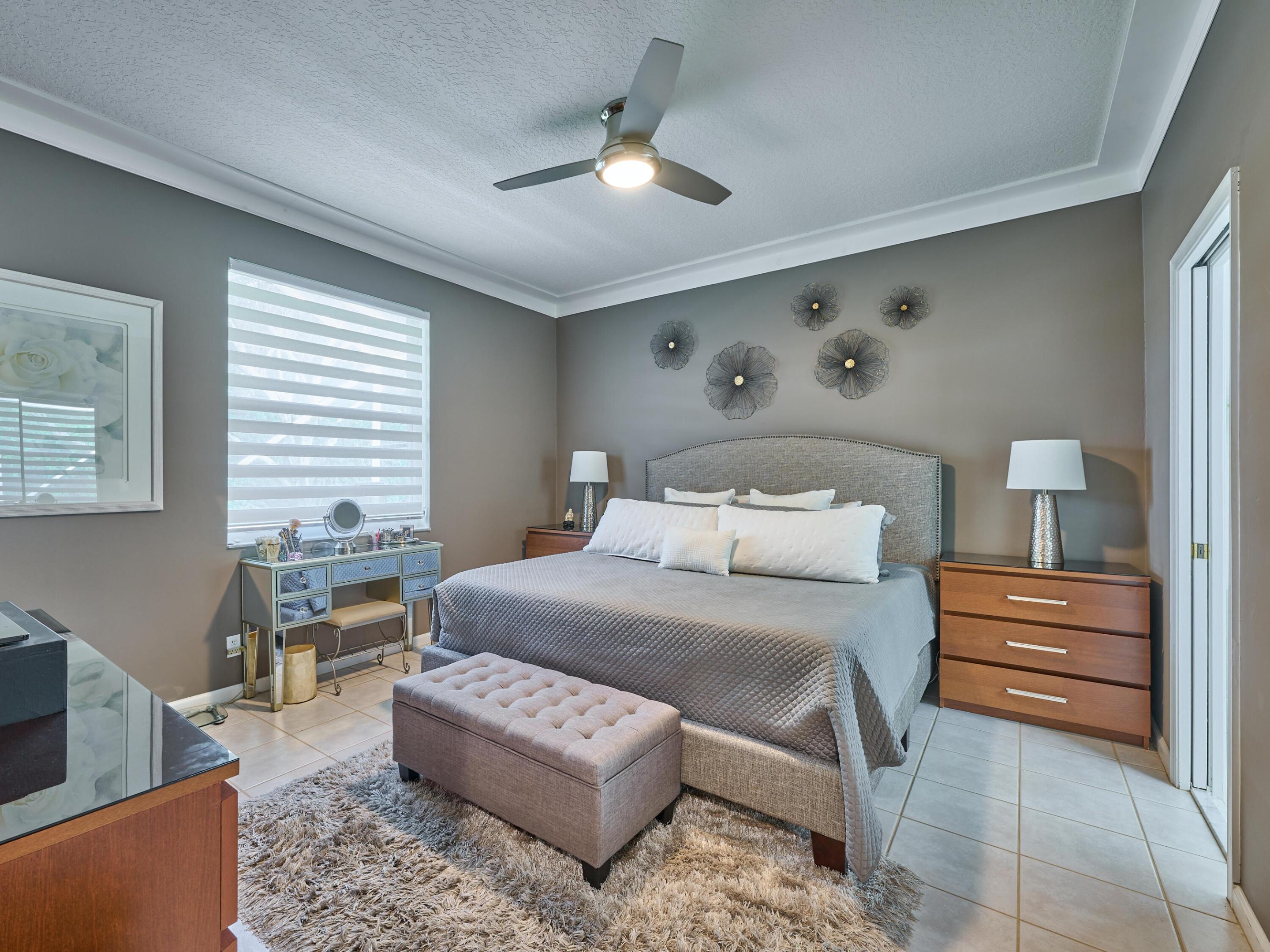 5749 Emerald Cay Terrace