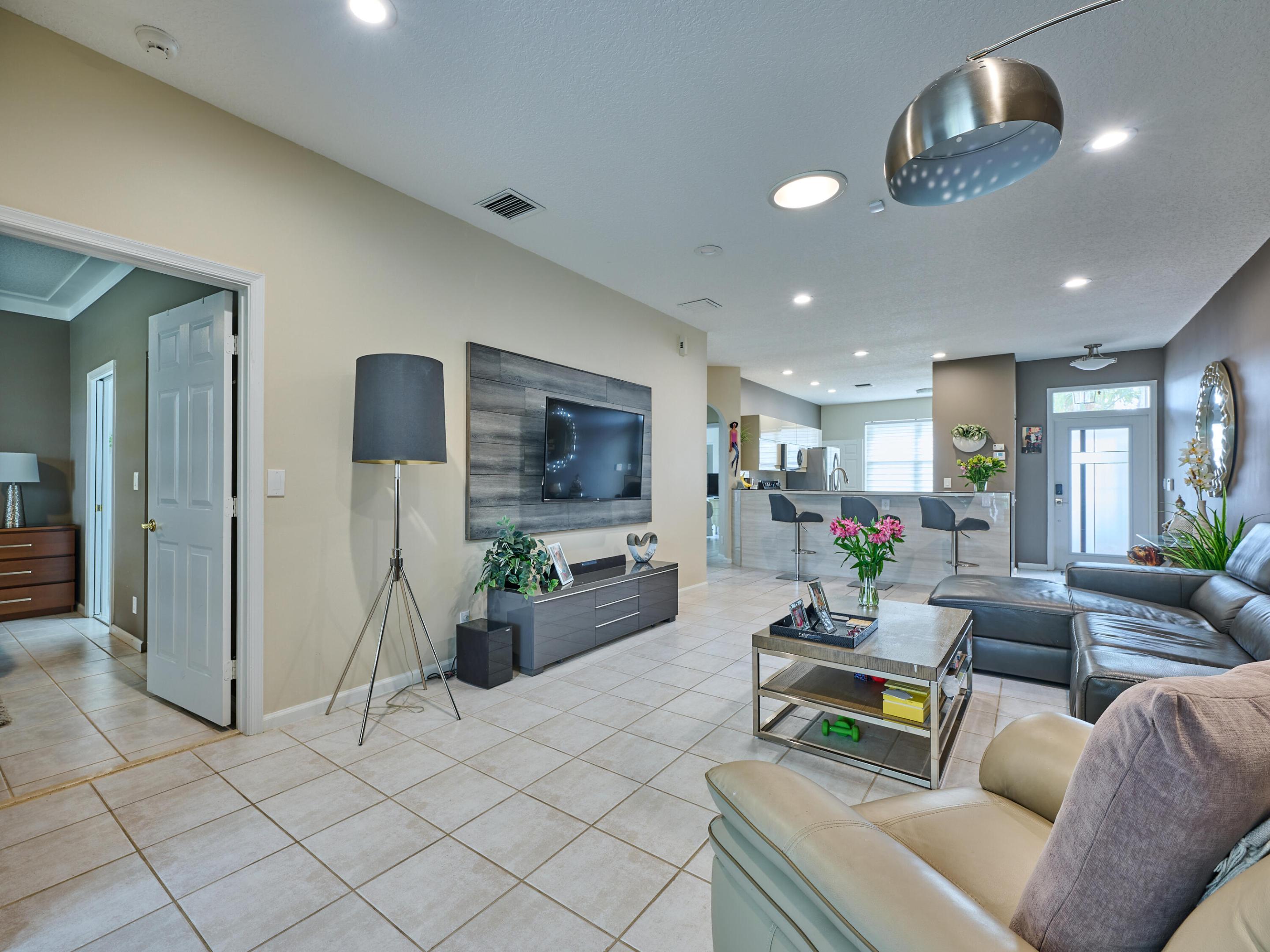 5749 Emerald Cay Terrace