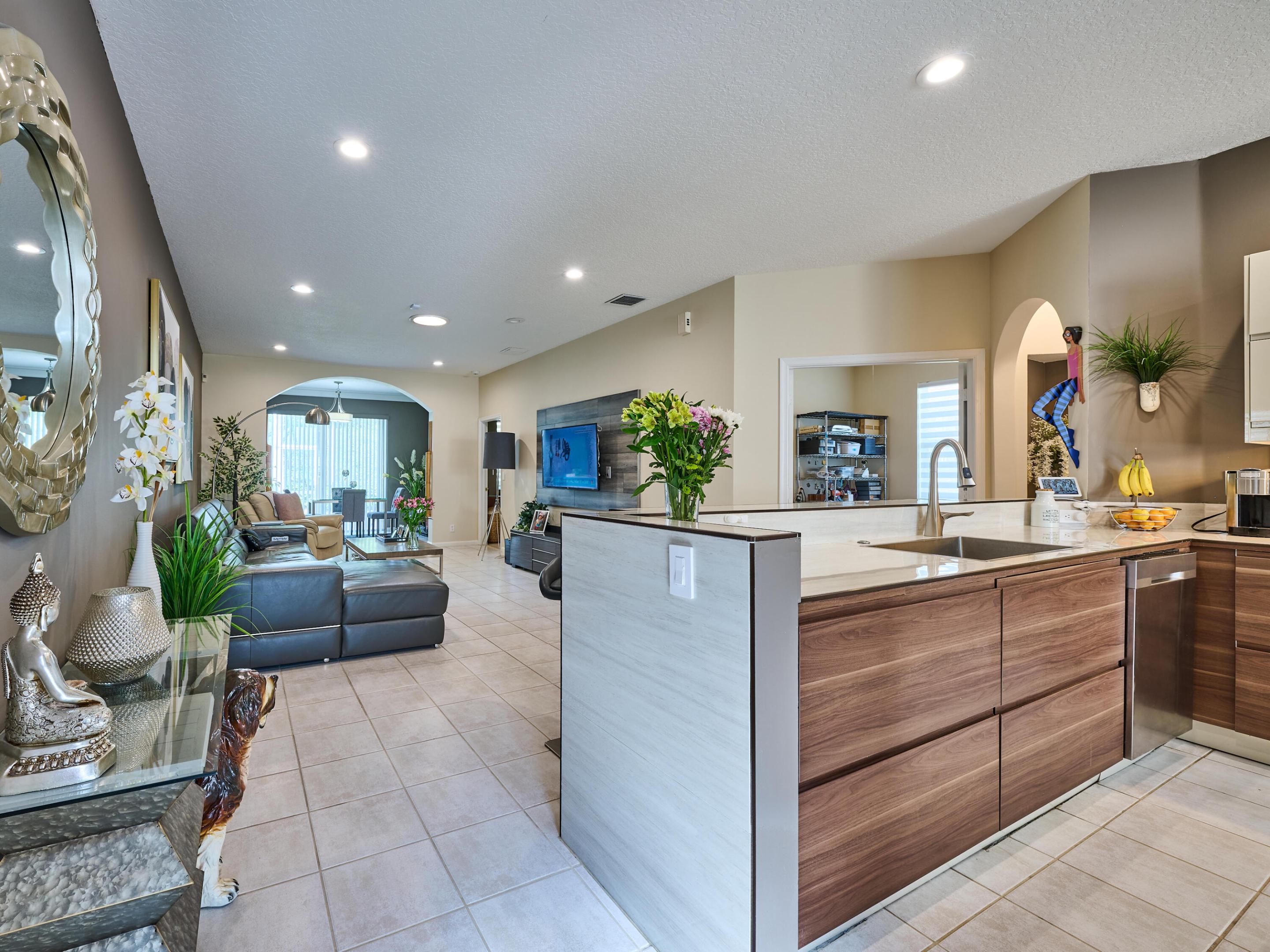 5749 Emerald Cay Terrace