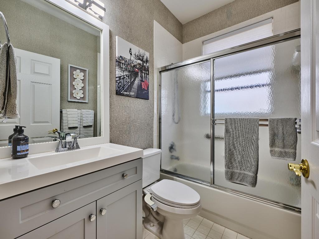 5749 Emerald Cay Terrace