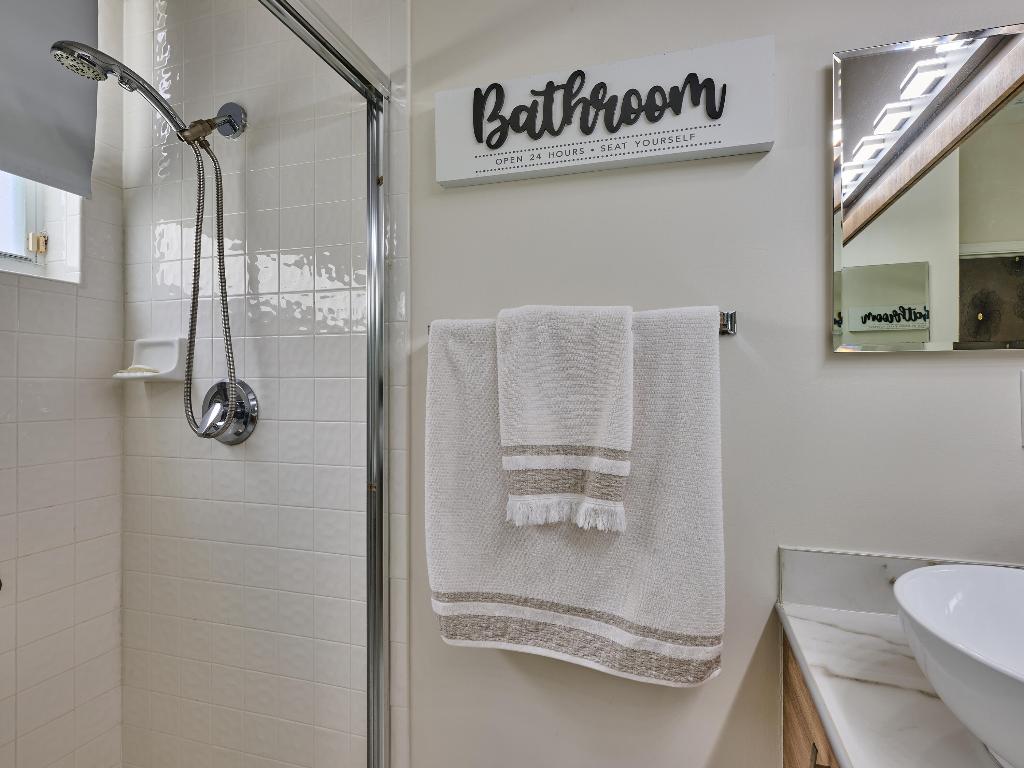 5749 Emerald Cay Terrace