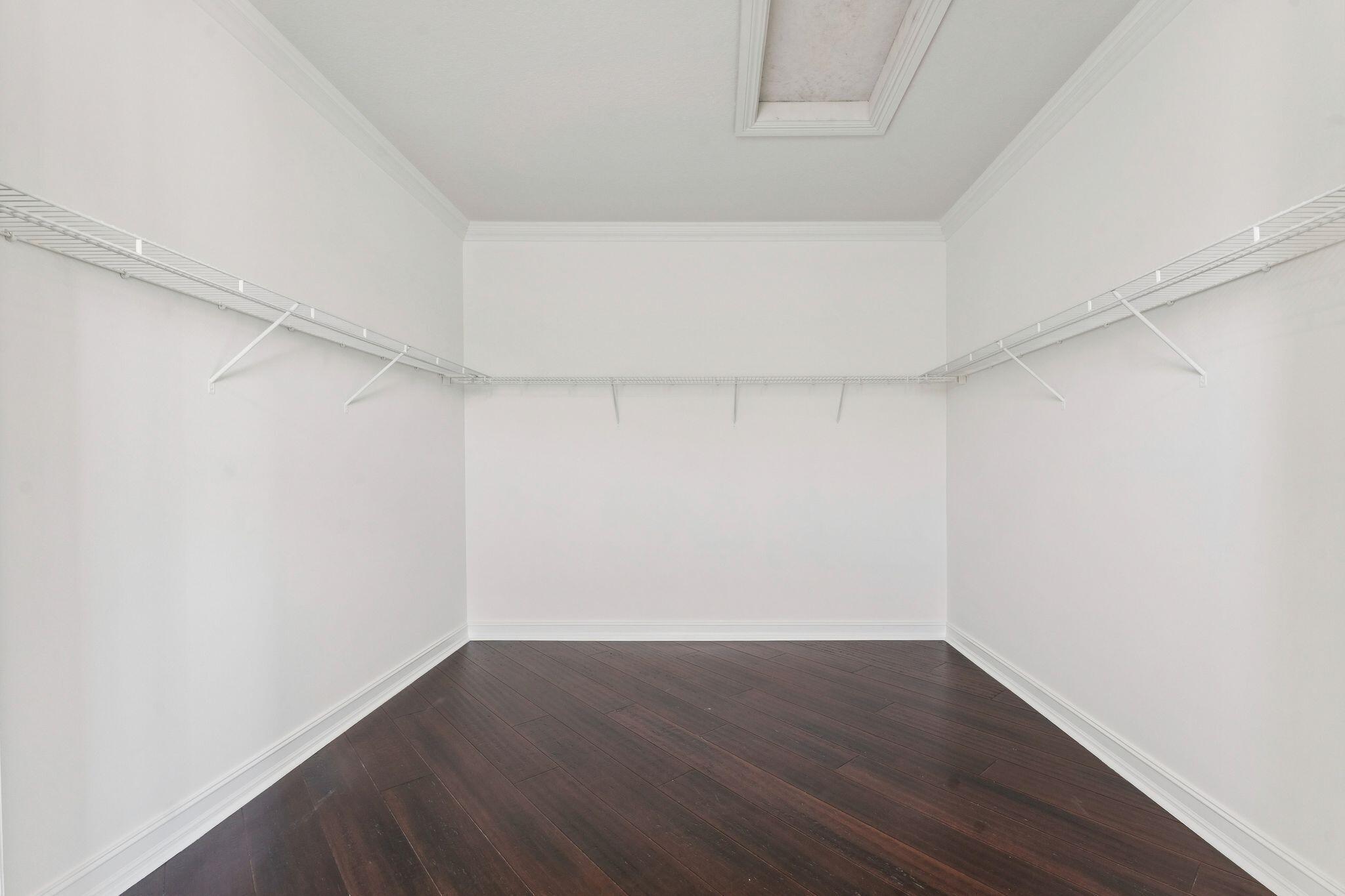 8697 Cobblestone Point Circle