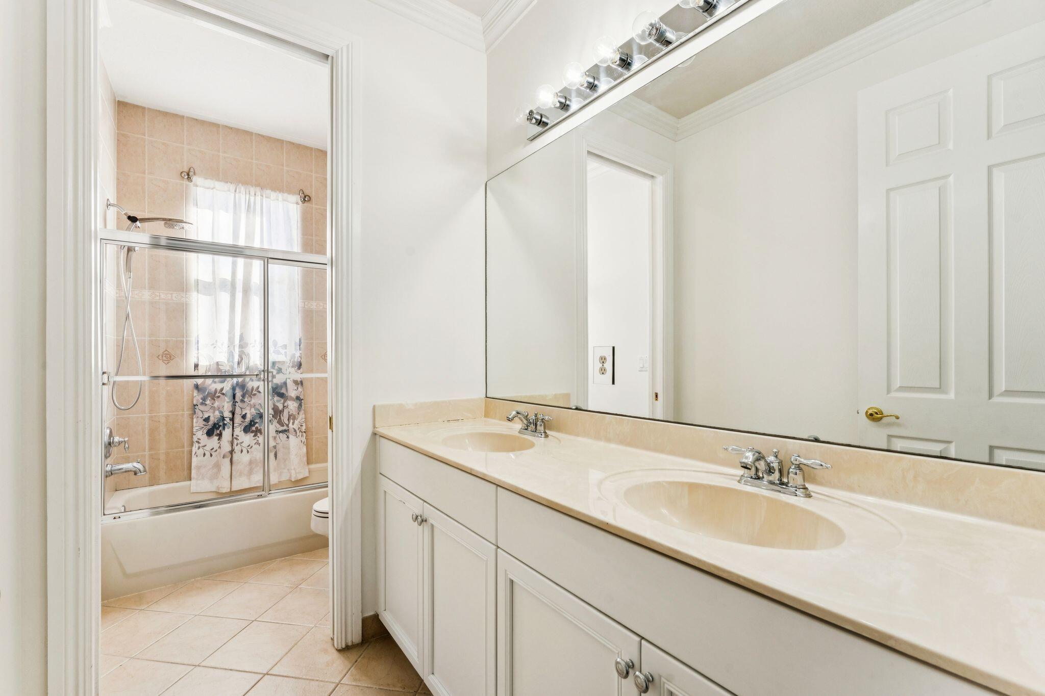 8697 Cobblestone Point Circle