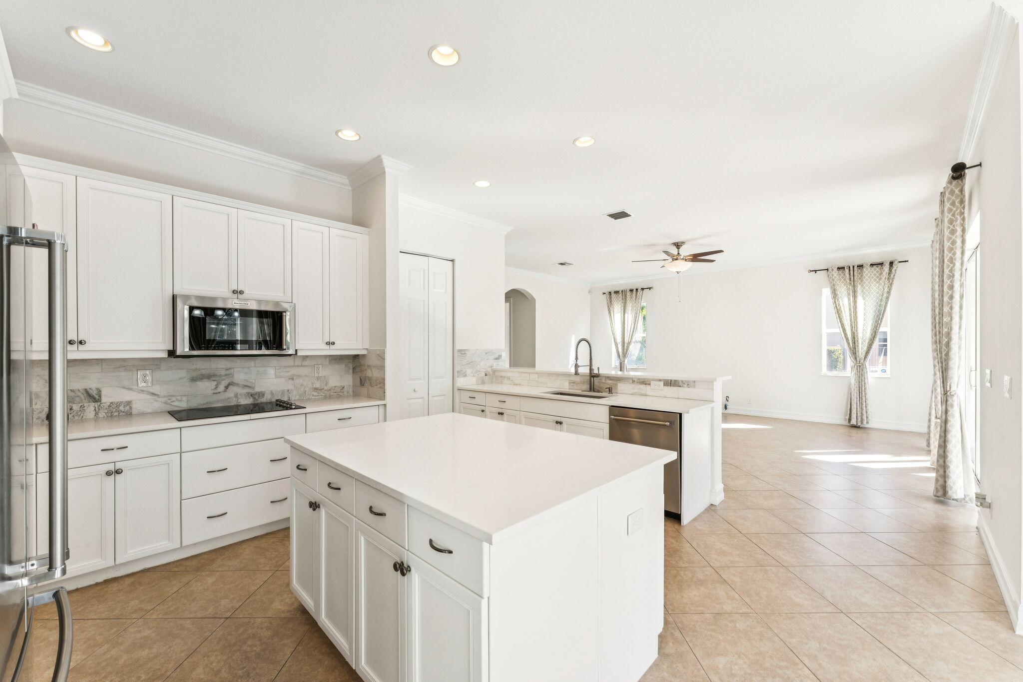 8697 Cobblestone Point Circle