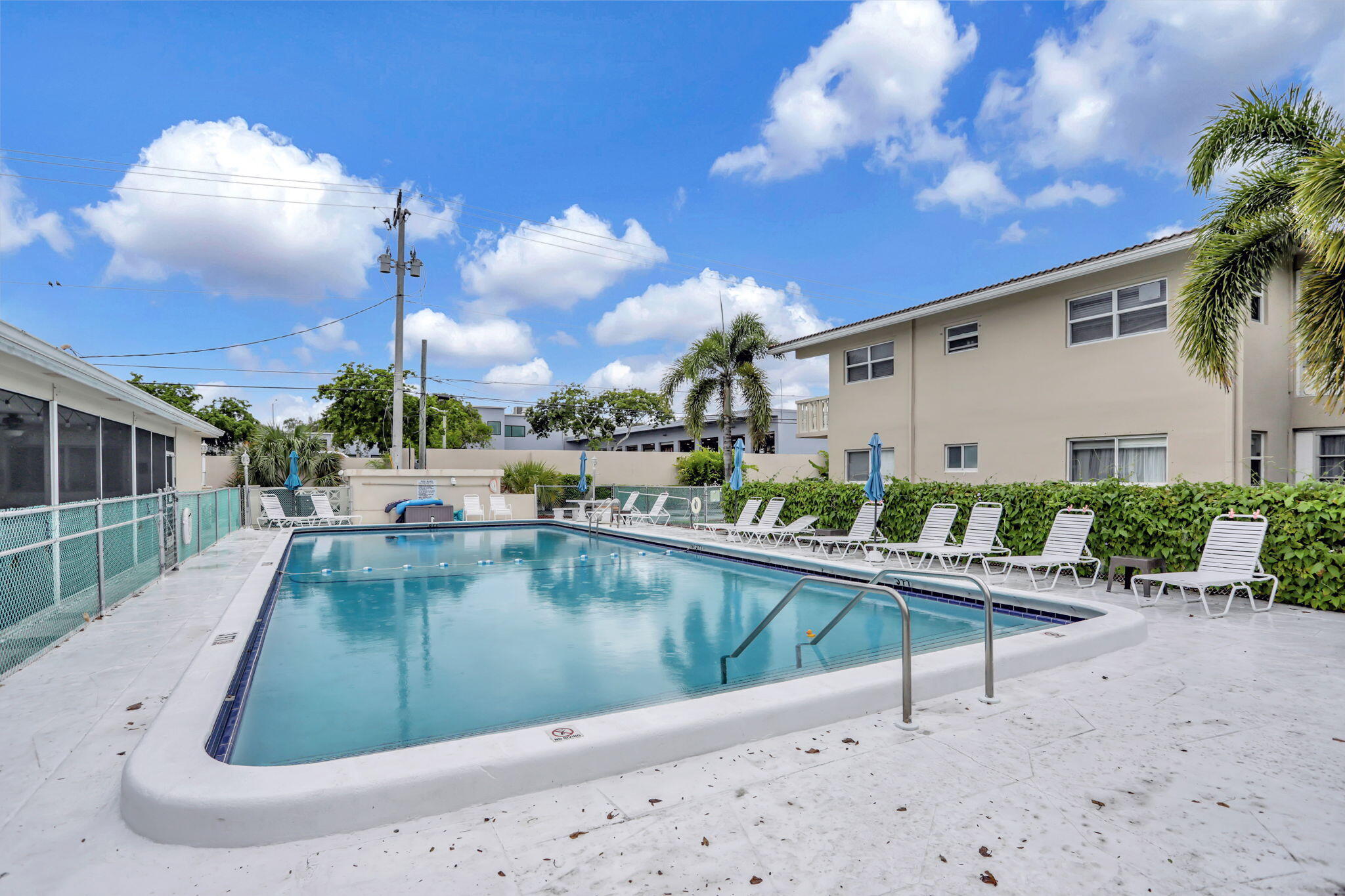 2131 NE 42nd Court 210e