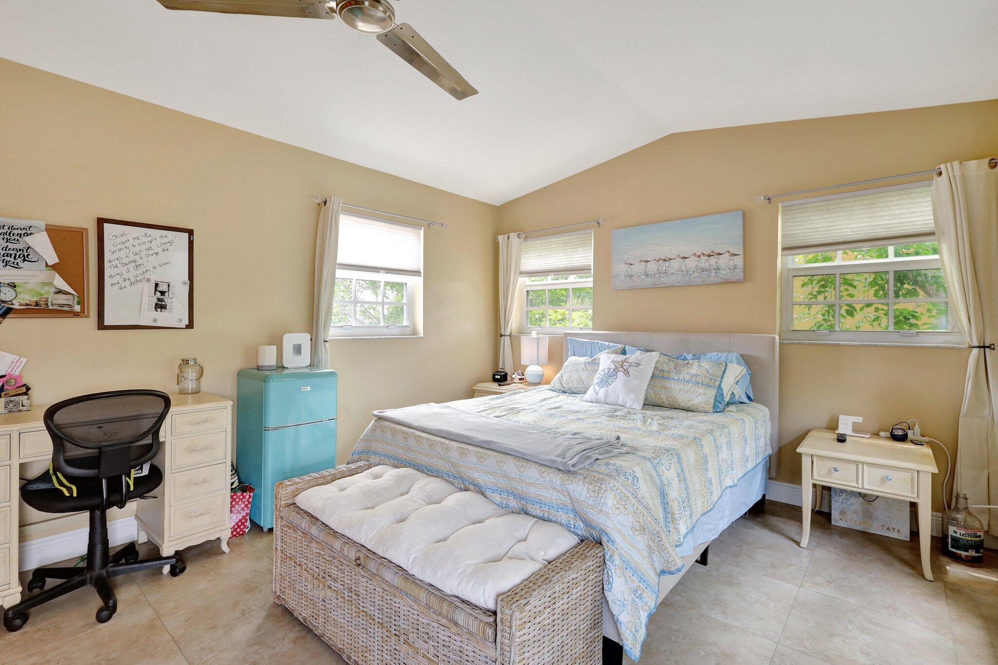 1050 Lake Shore Drive 204
