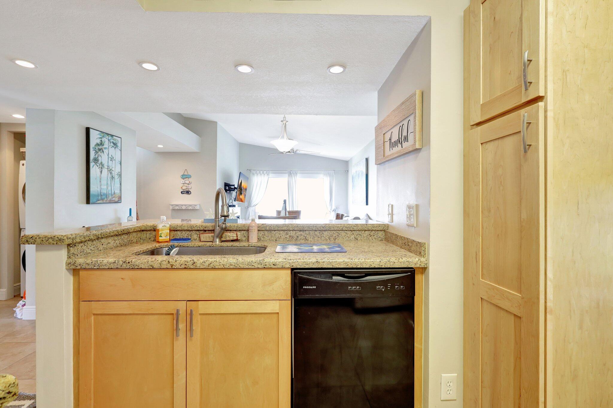 1050 Lake Shore Drive 204