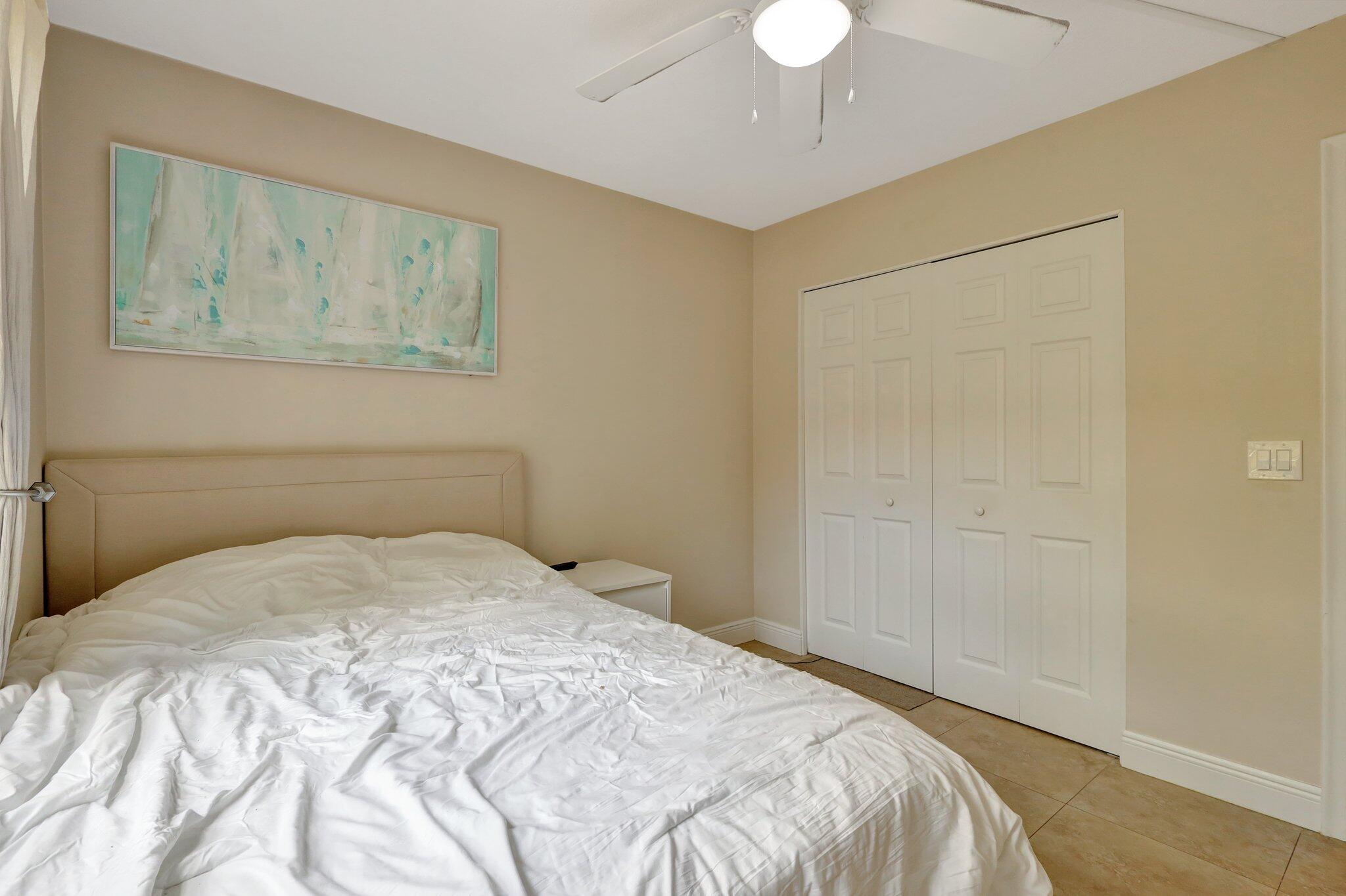 1050 Lake Shore Drive 204