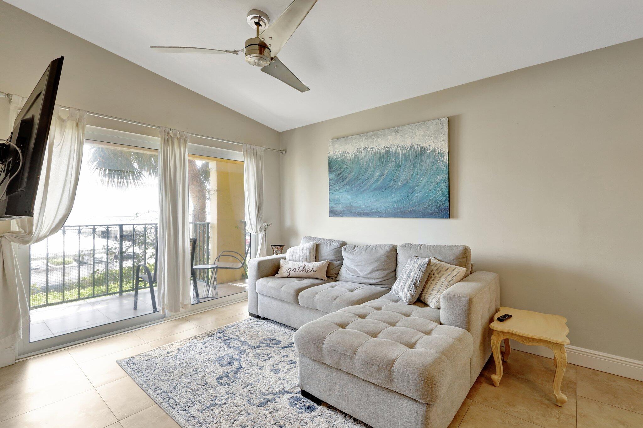 1050 Lake Shore Drive 204