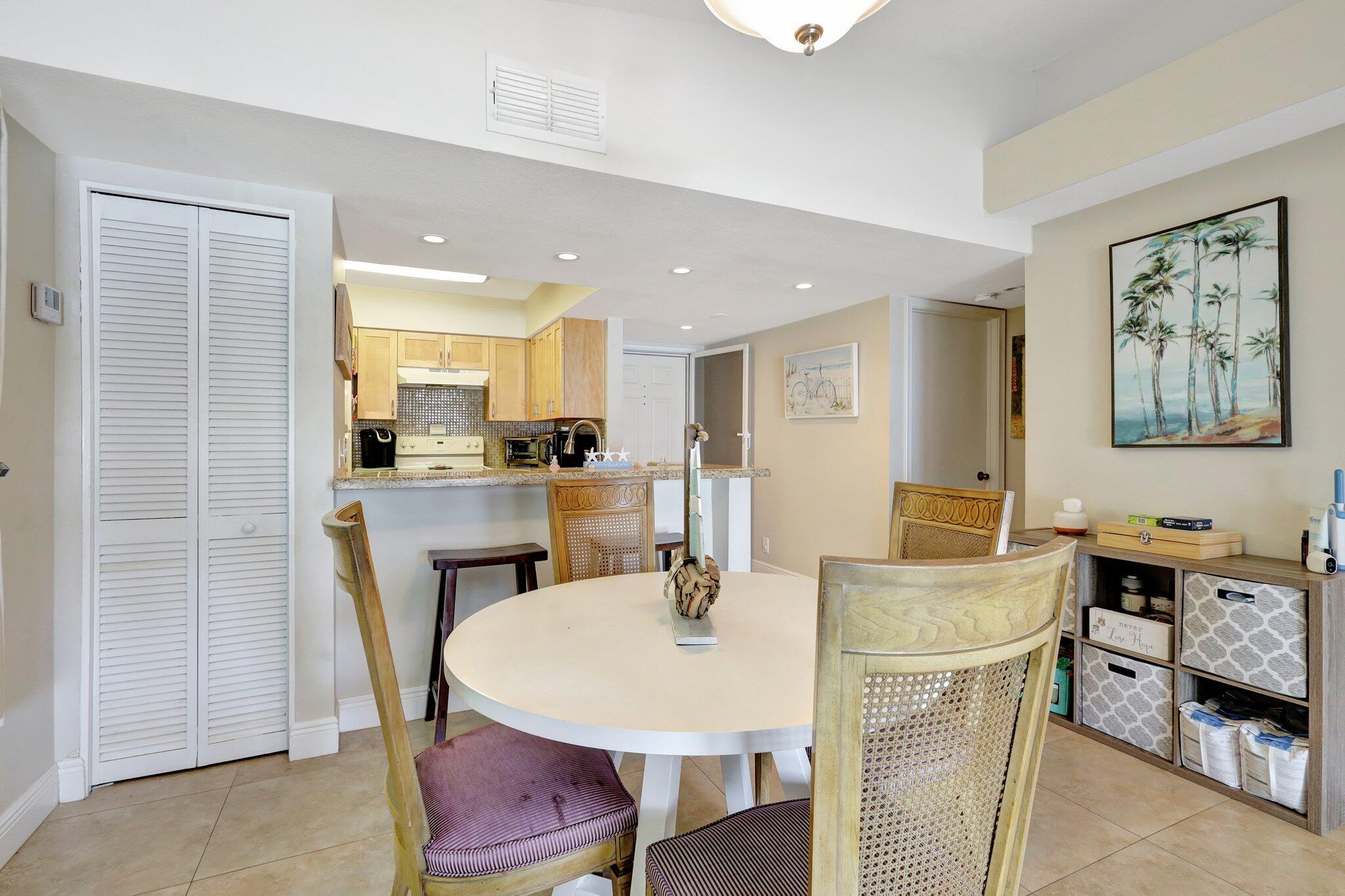1050 Lake Shore Drive 204
