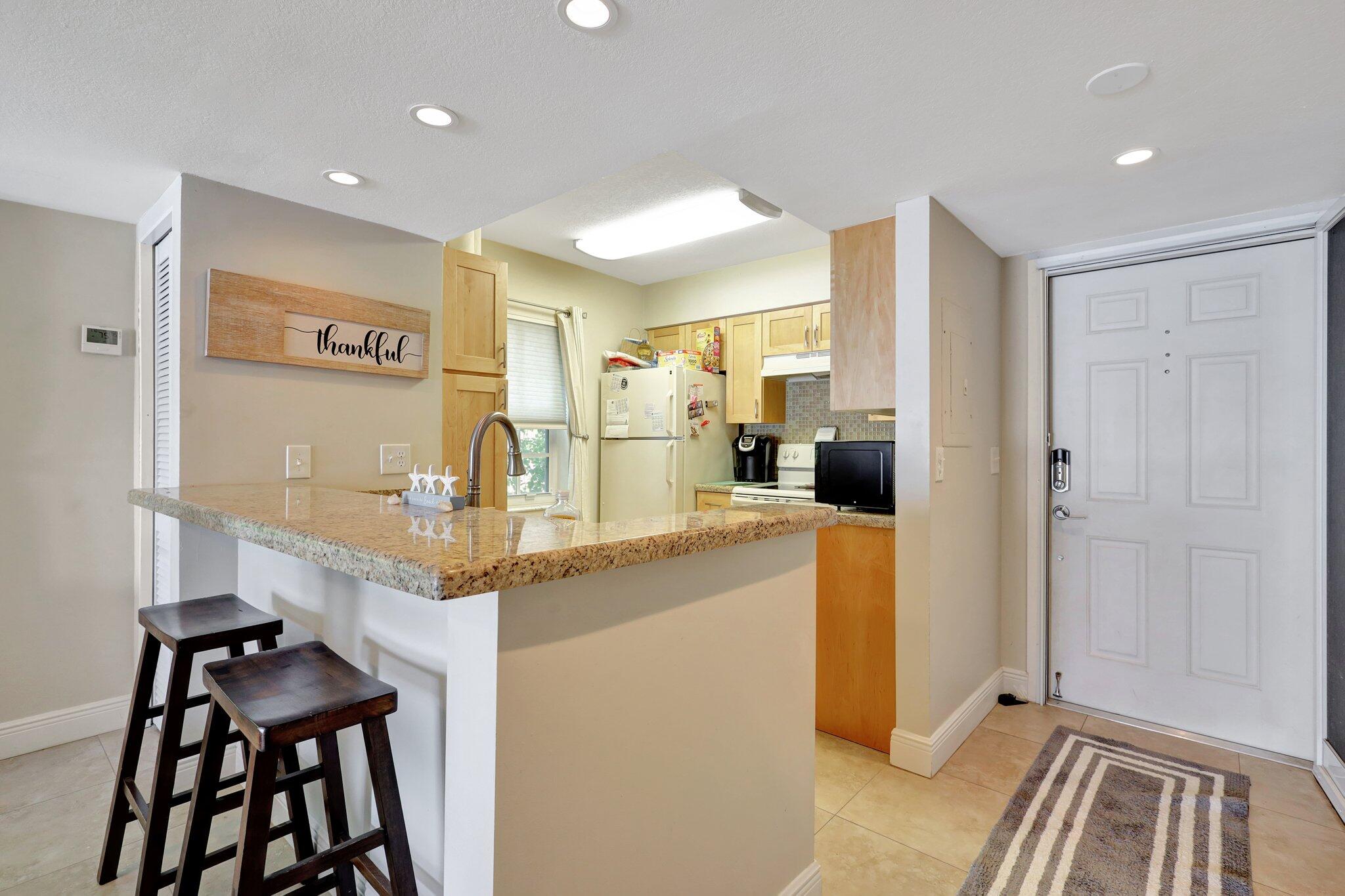 1050 Lake Shore Drive 204